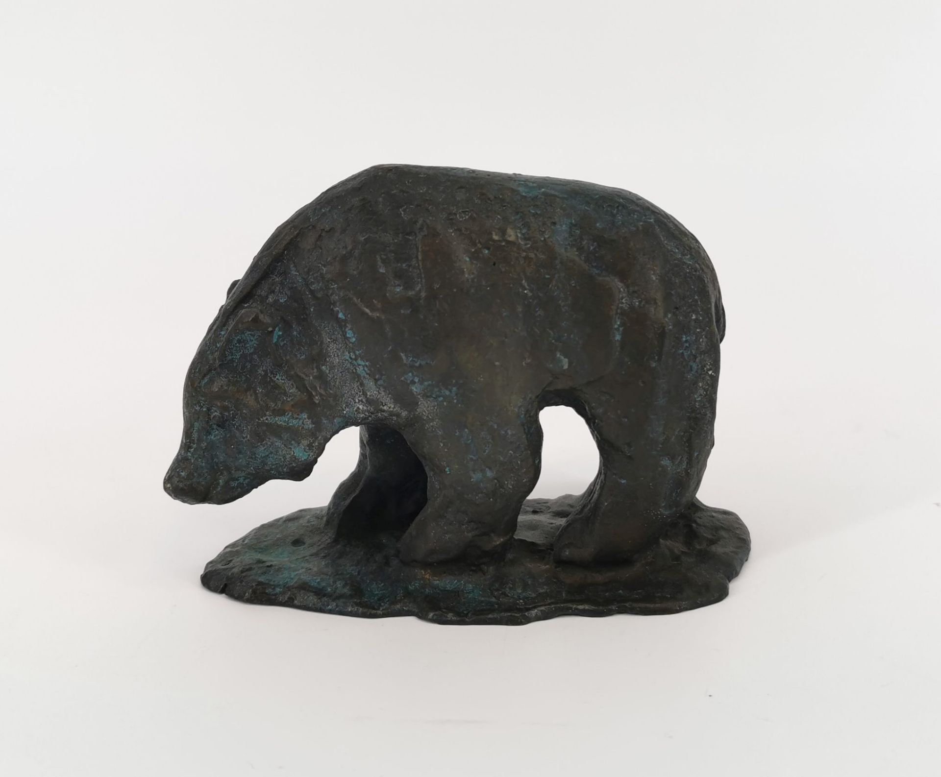 SCULPTURE - BEAR