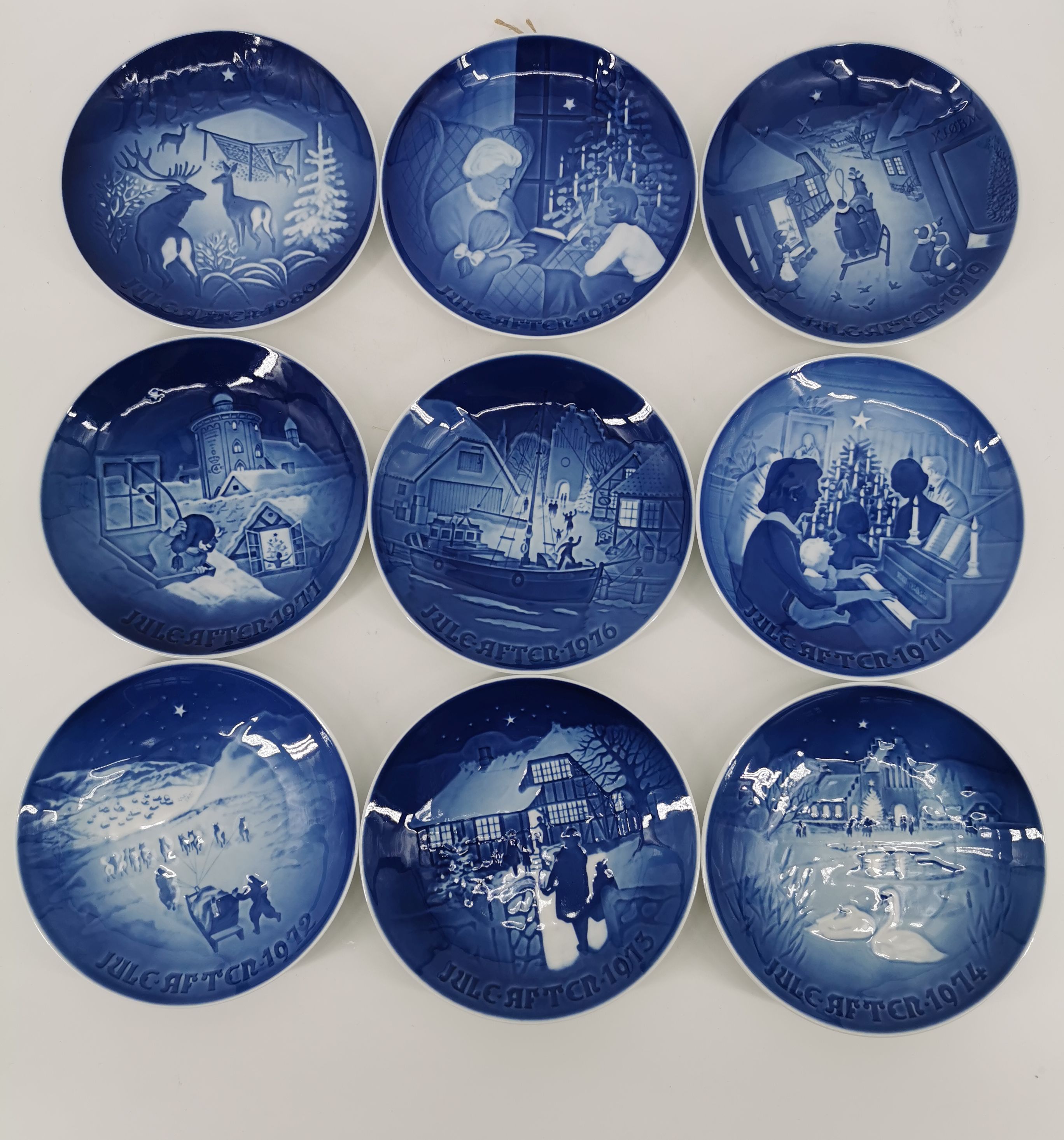 26 CHRISTMAS PLATES - Image 4 of 5