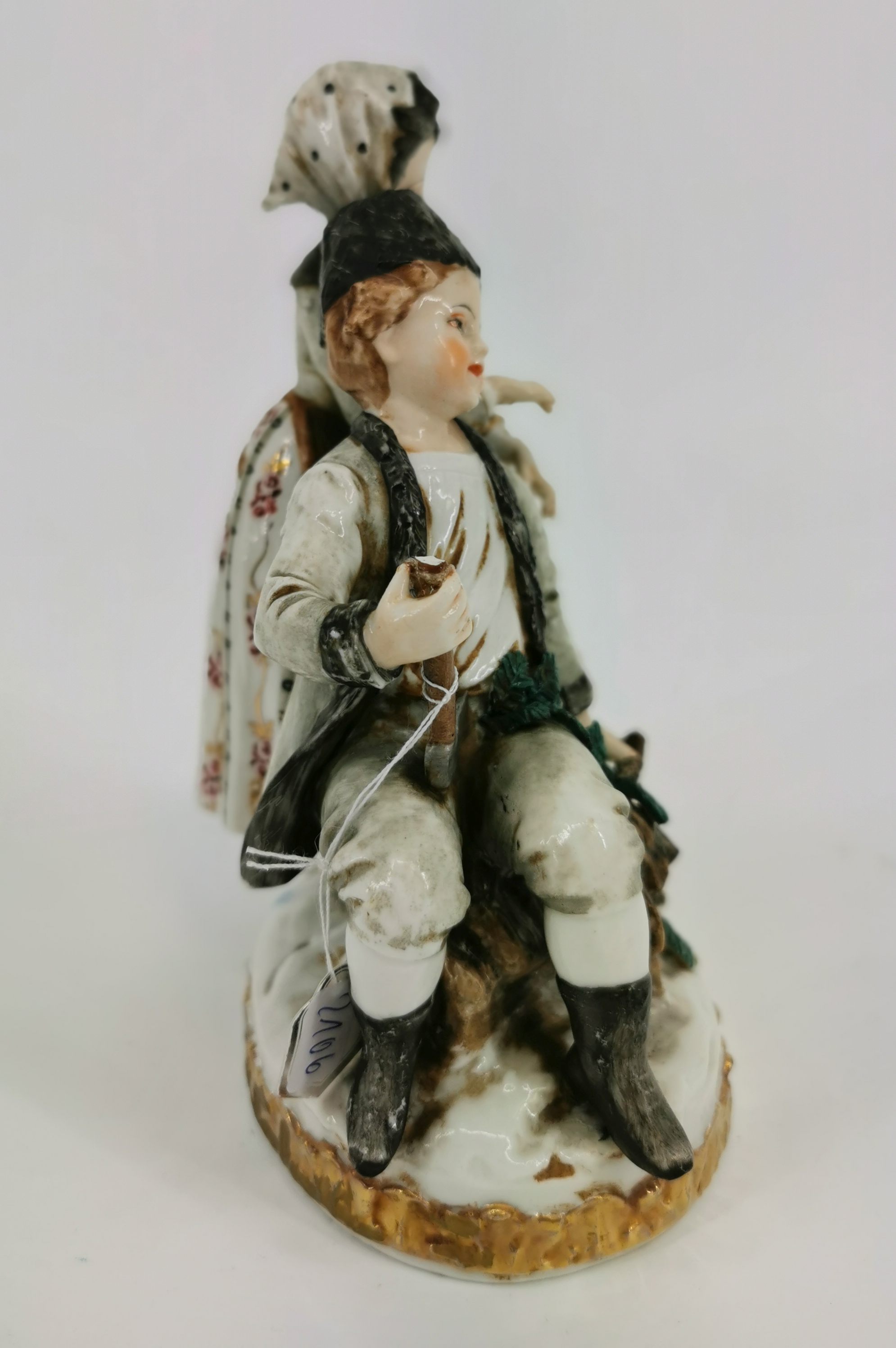 PORCELAIN FIGURINE - ALLEGORY OF WINTER - Image 4 of 5