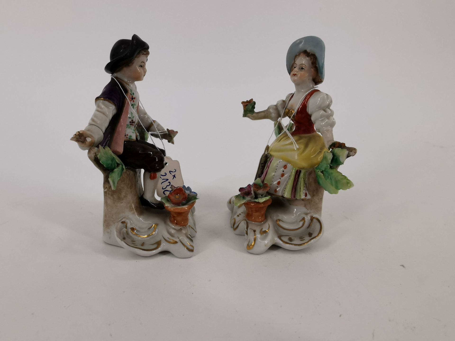 TWO PORCELAIN FIGURES - Image 2 of 5