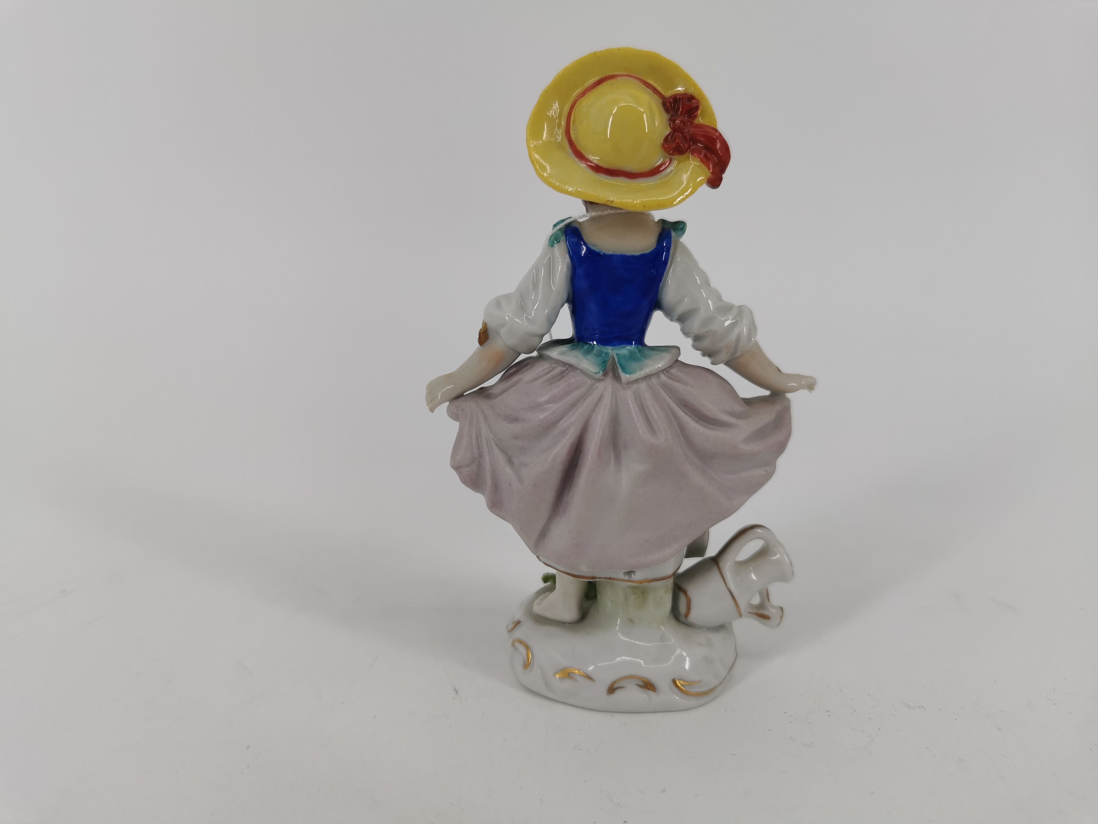 PORCELAIN FIGURE - Image 3 of 5