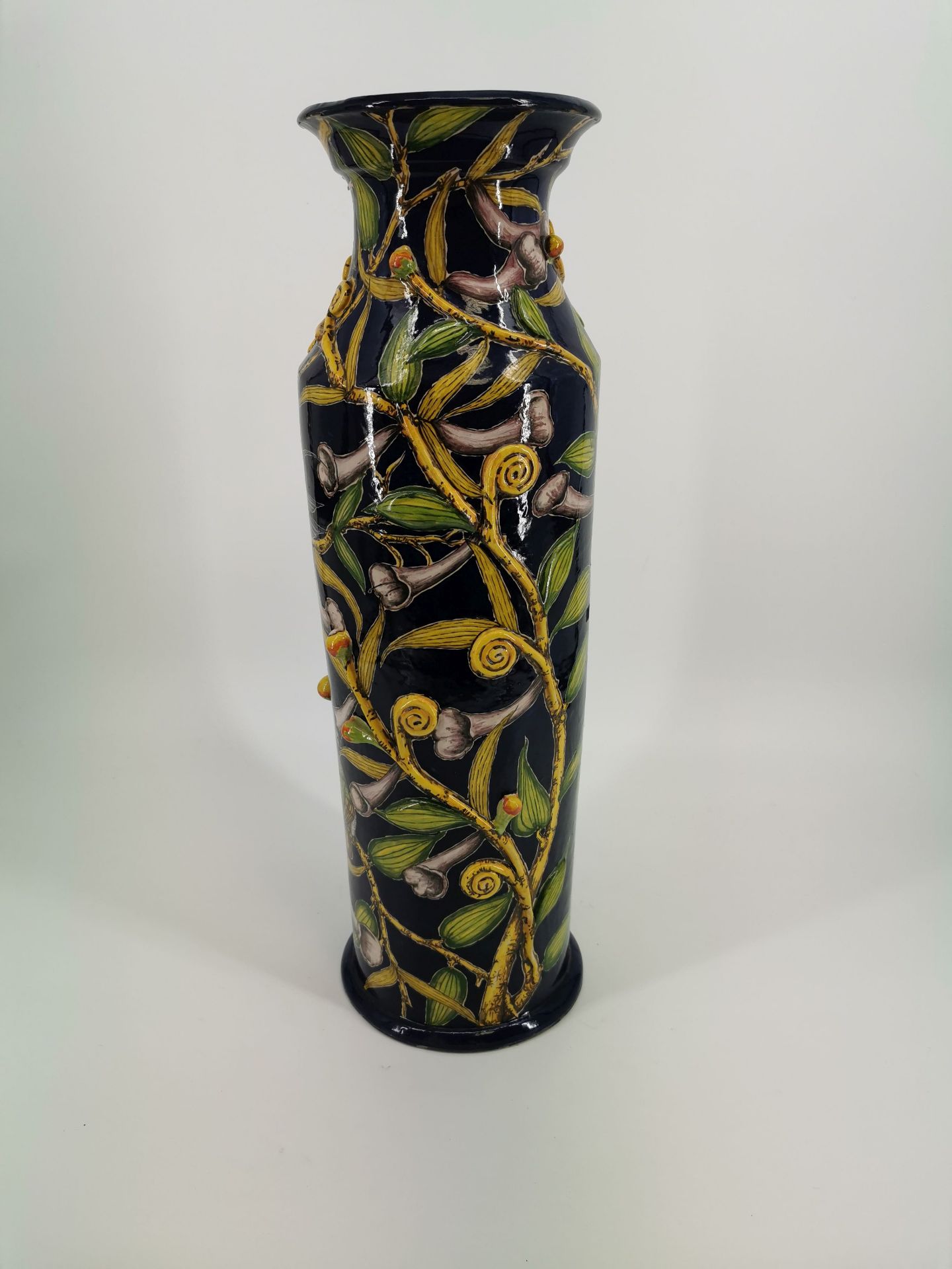 LARGE VASE - Image 4 of 6