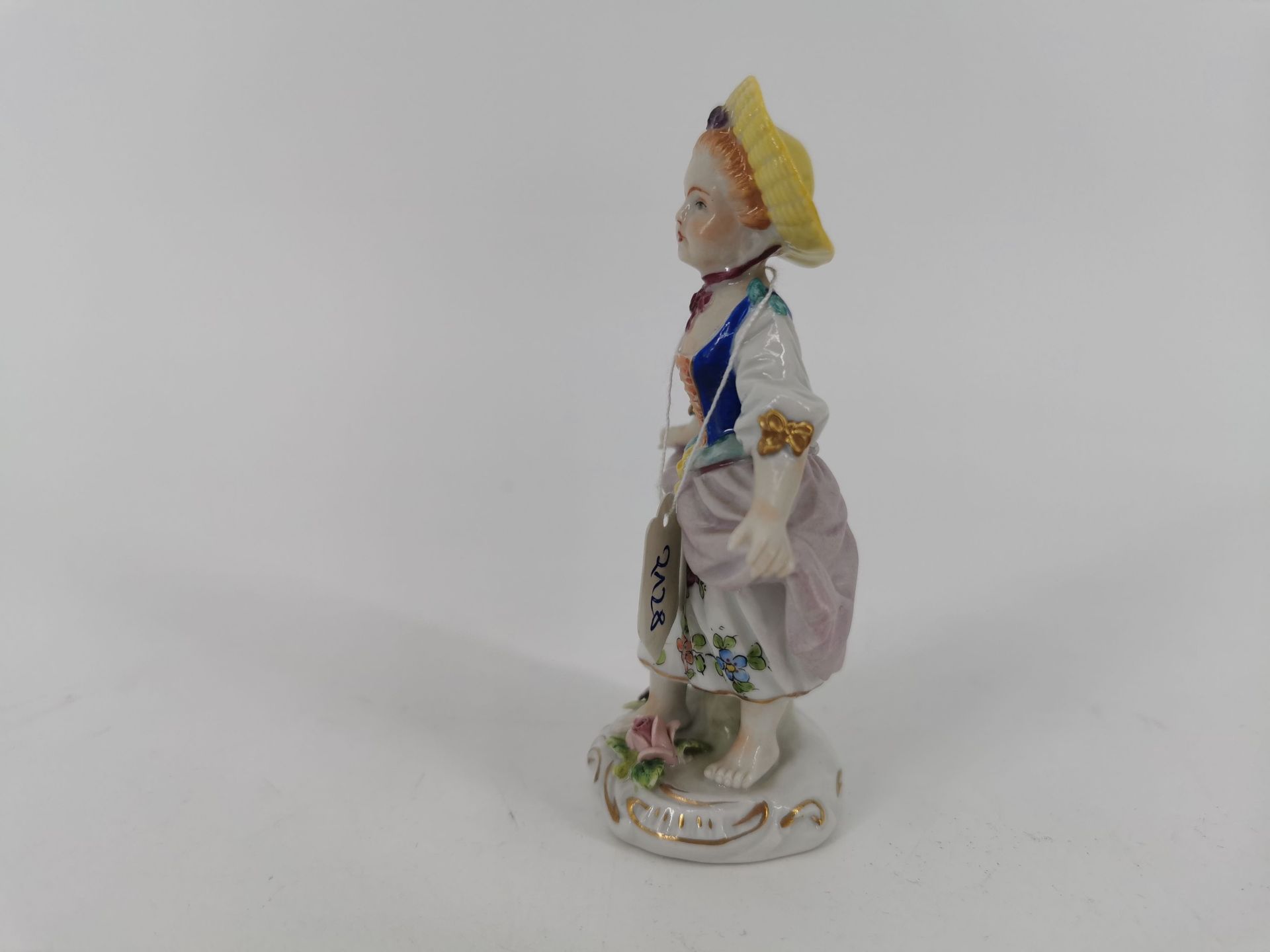 PORCELAIN FIGURE - Image 4 of 5