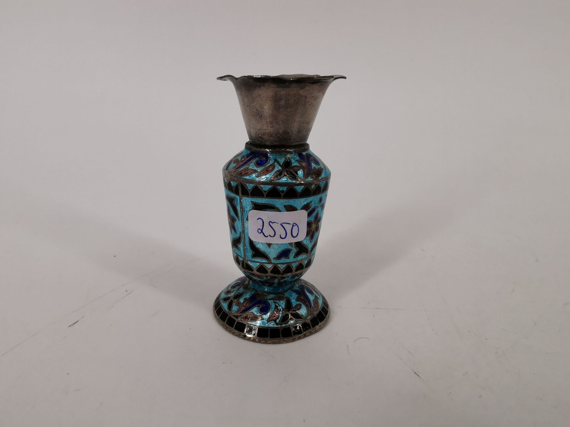 KLEINE VASE MIT CLOISONNE