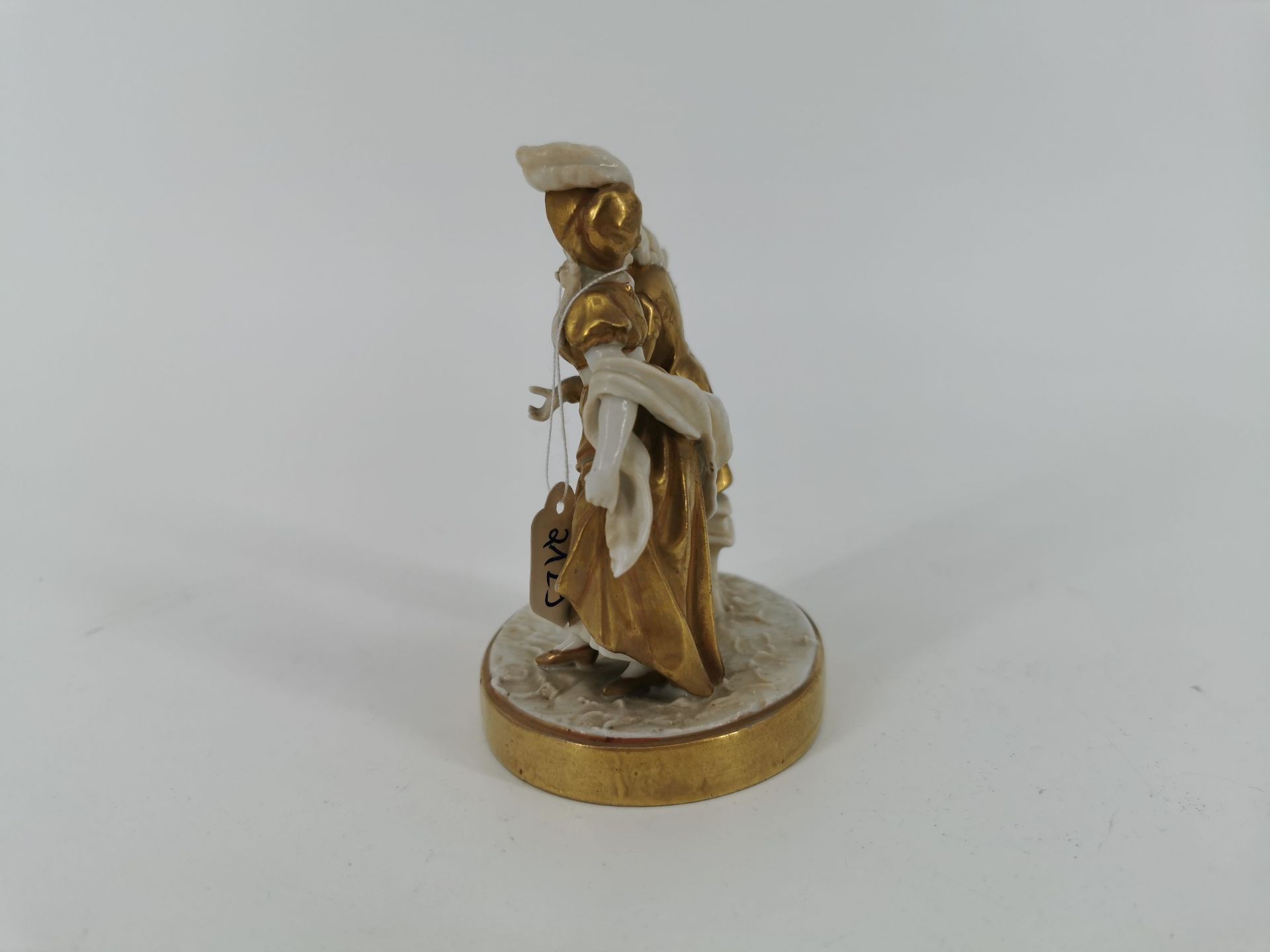 PORCELAIN FIGURE GROUP - Image 4 of 5