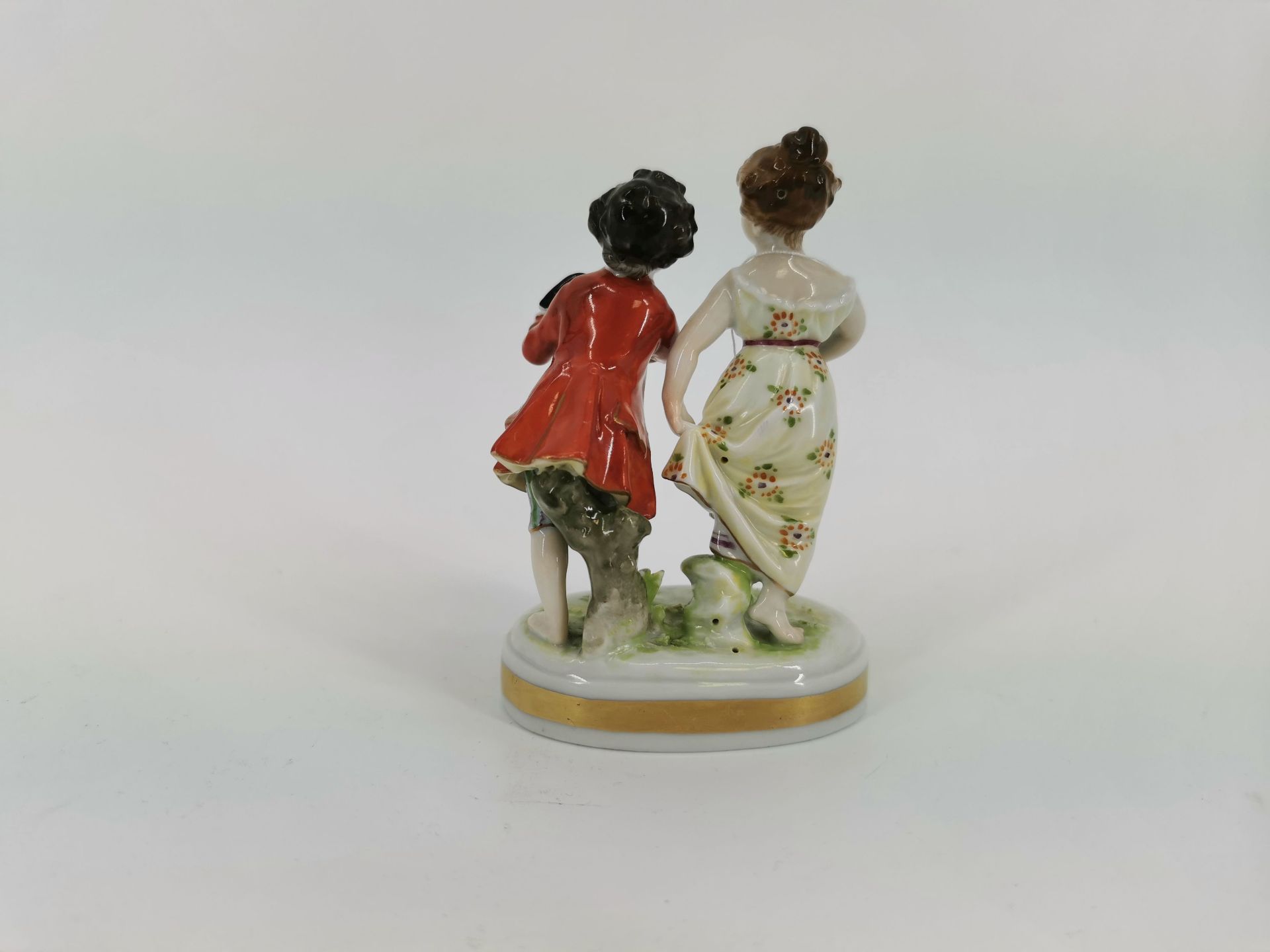 PORCELAIN FIGURINE GROUP "GARDENER'S CHILDREN" - Image 3 of 4