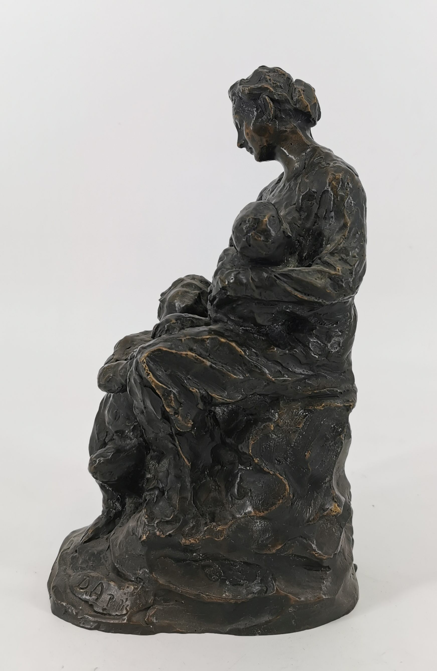 SCULPTURE - MOTHER WITH HER CHILDREN - Image 2 of 8
