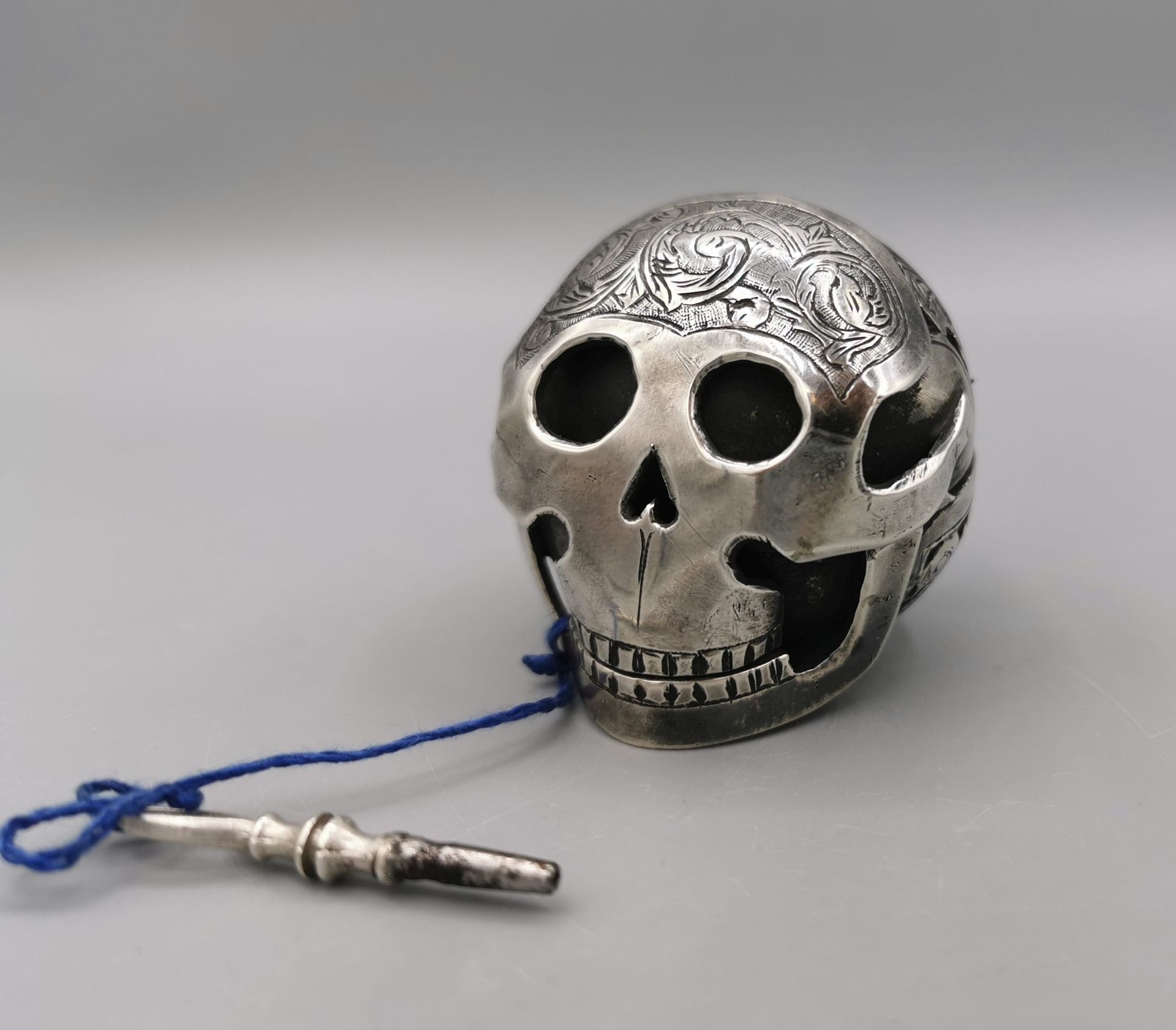 FIGURAL POCKET WATCH "MEMENTO MORI"