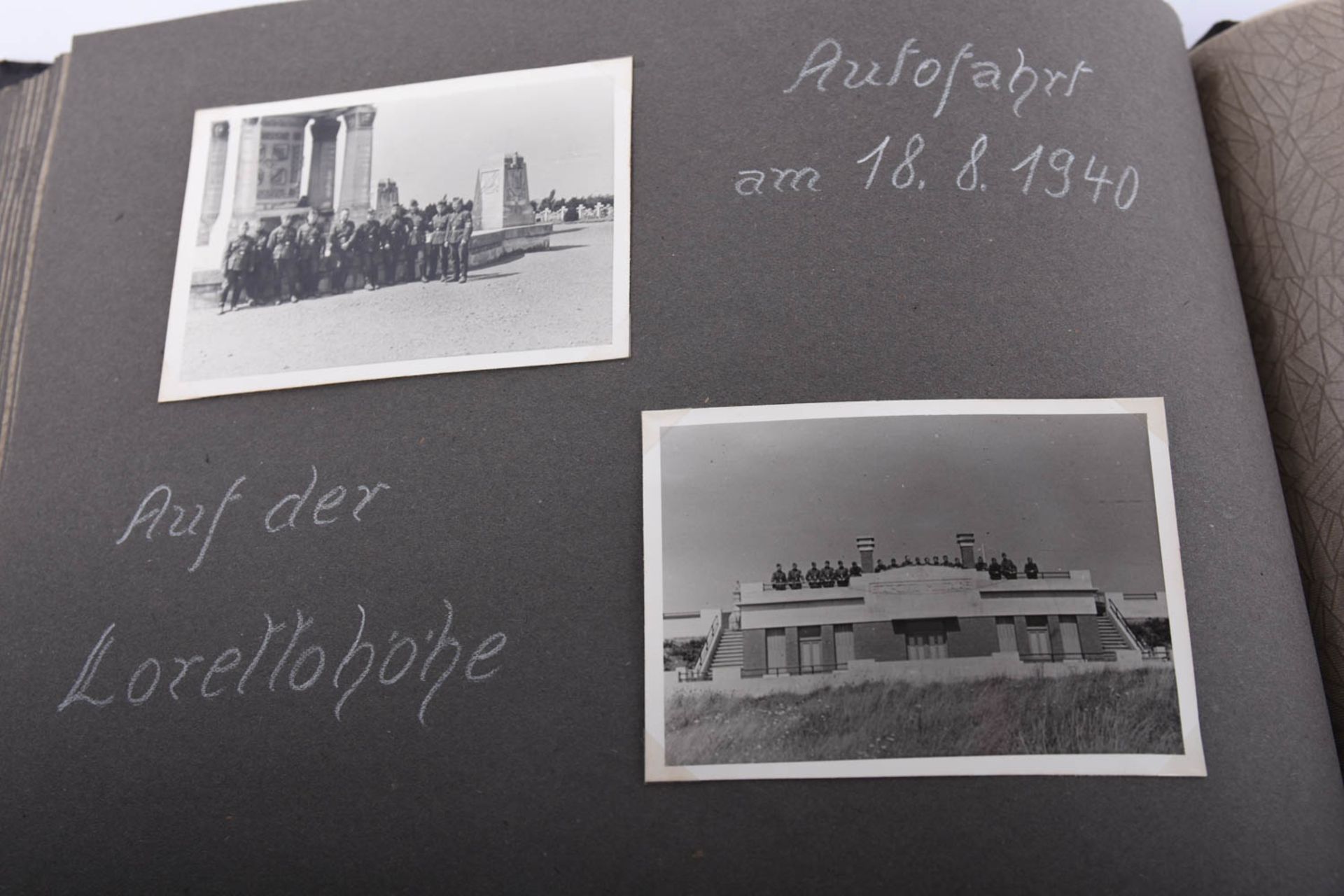 Konvolut Orden, Abzeichen, Plaketten, Soldaten-Fotoalbum u.a. aus dem 2.WK - Bild 26 aus 30