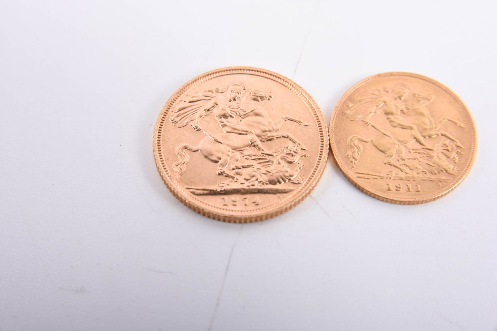 GB 1 Sovereign, 1974 - Goldmünze St. George und der Drache und Großbritannien ½ Pfund (Halb-Sovereig - Image 2 of 5