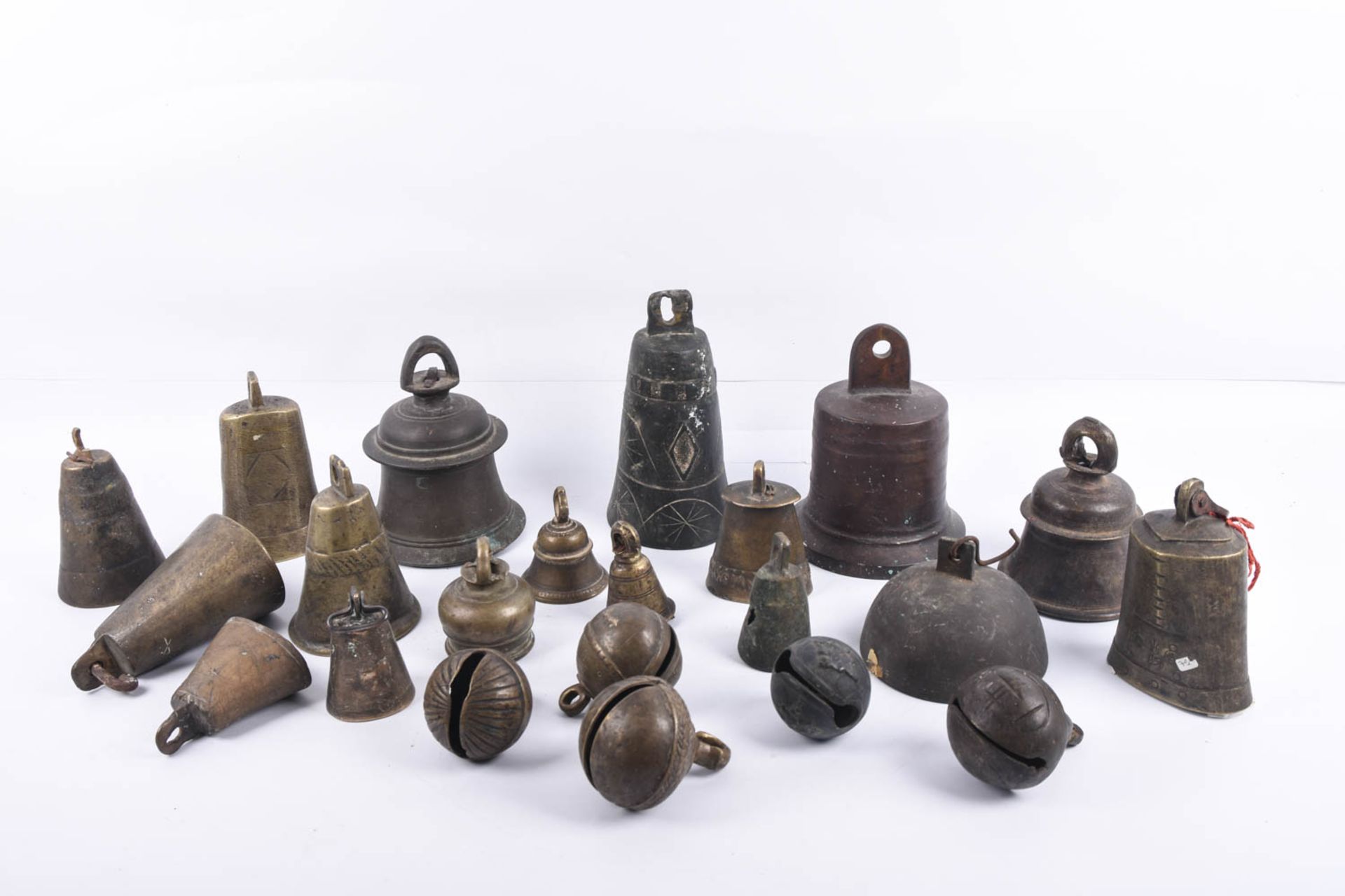 Konvolut Messing- und Bronze-Glocken