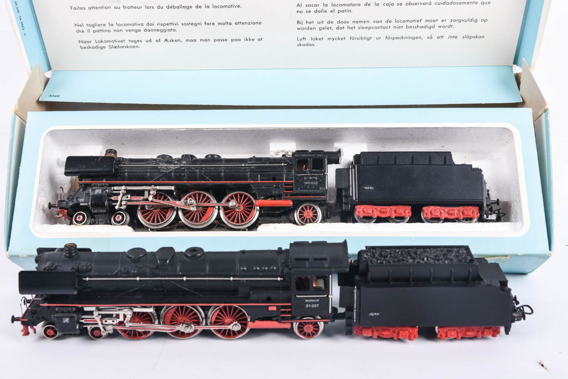 Märklin H0, 2x Dampflokomotive 3048 - BR 01 der DB