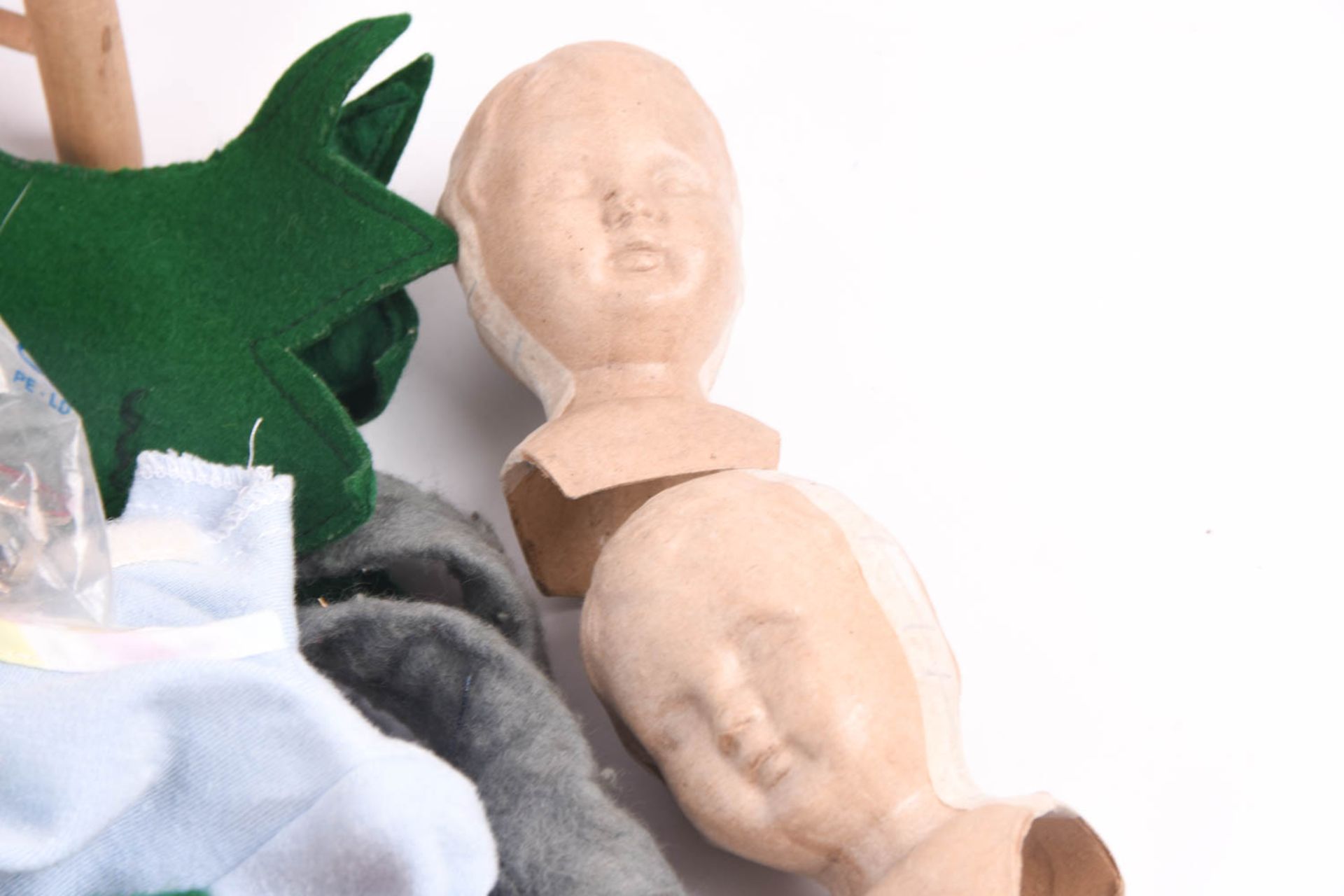 Puppen Konvolut u.a. mit Schildkröt Puppen und Möbeln - Bild 60 aus 65