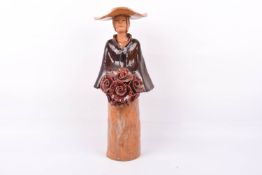 Keramikfigur, Frau mit Blumenstrauß