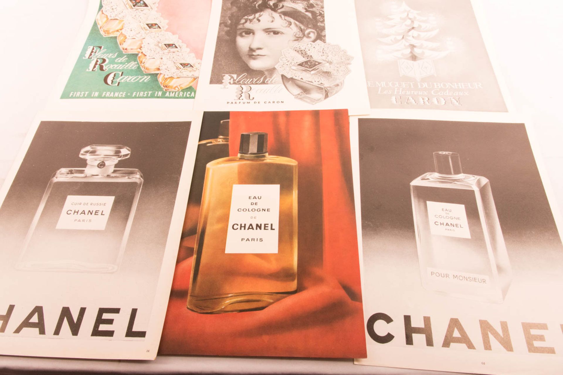 15 Werbeplakate Parfums - Image 10 of 15