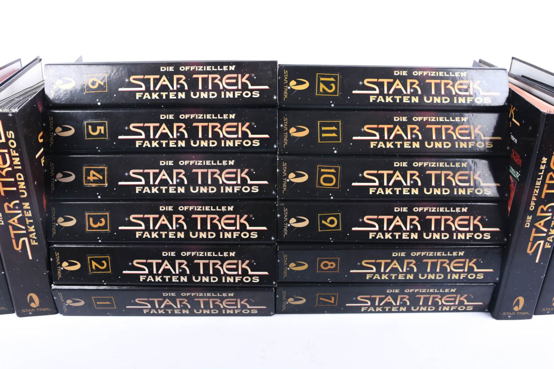 Die offiziellen Star Trek Fakten und Infos, 16 Ordner mit Abschnitt 1 - 7 - Bild 2 aus 18
