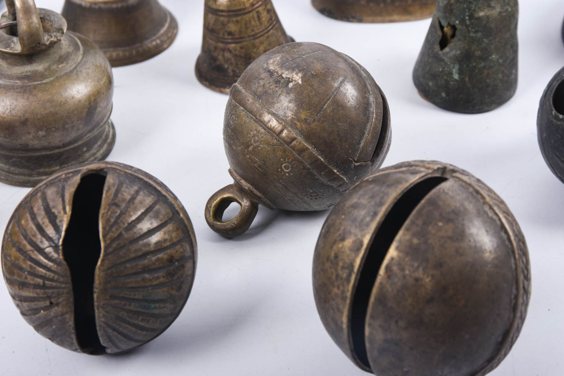 Konvolut Messing- und Bronze-Glocken - Bild 12 aus 13