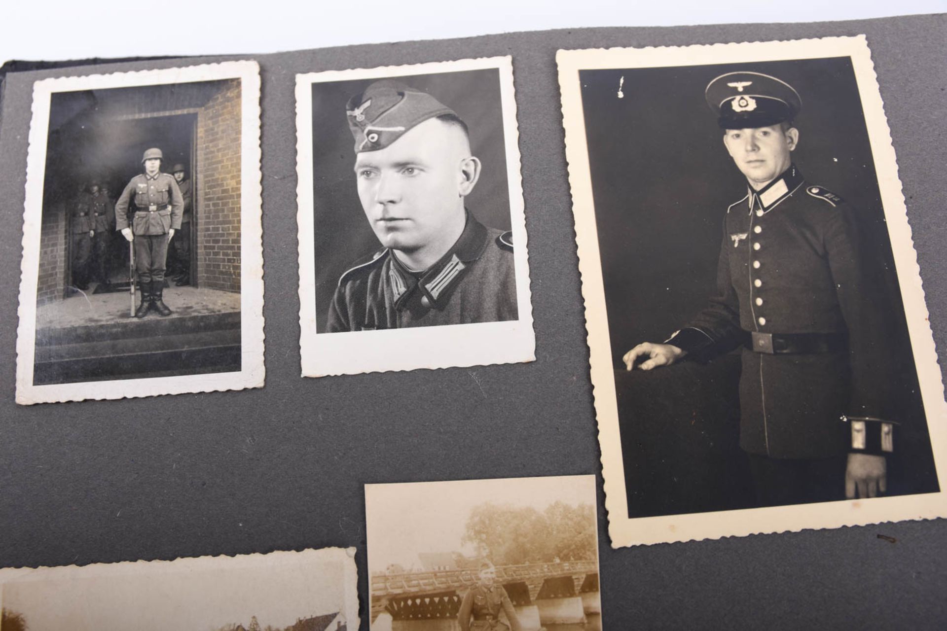 Konvolut Orden, Abzeichen, Plaketten, Soldaten-Fotoalbum u.a. aus dem 2.WK - Bild 30 aus 30
