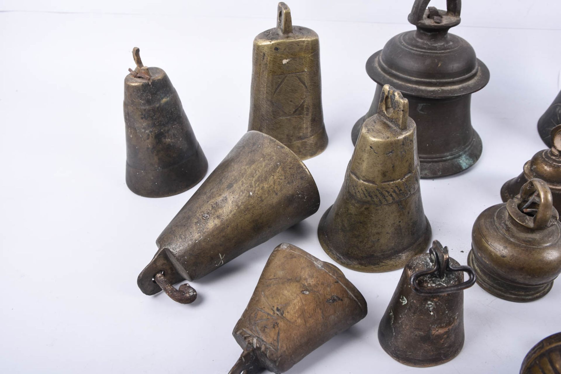 Konvolut Messing- und Bronze-Glocken - Bild 2 aus 13