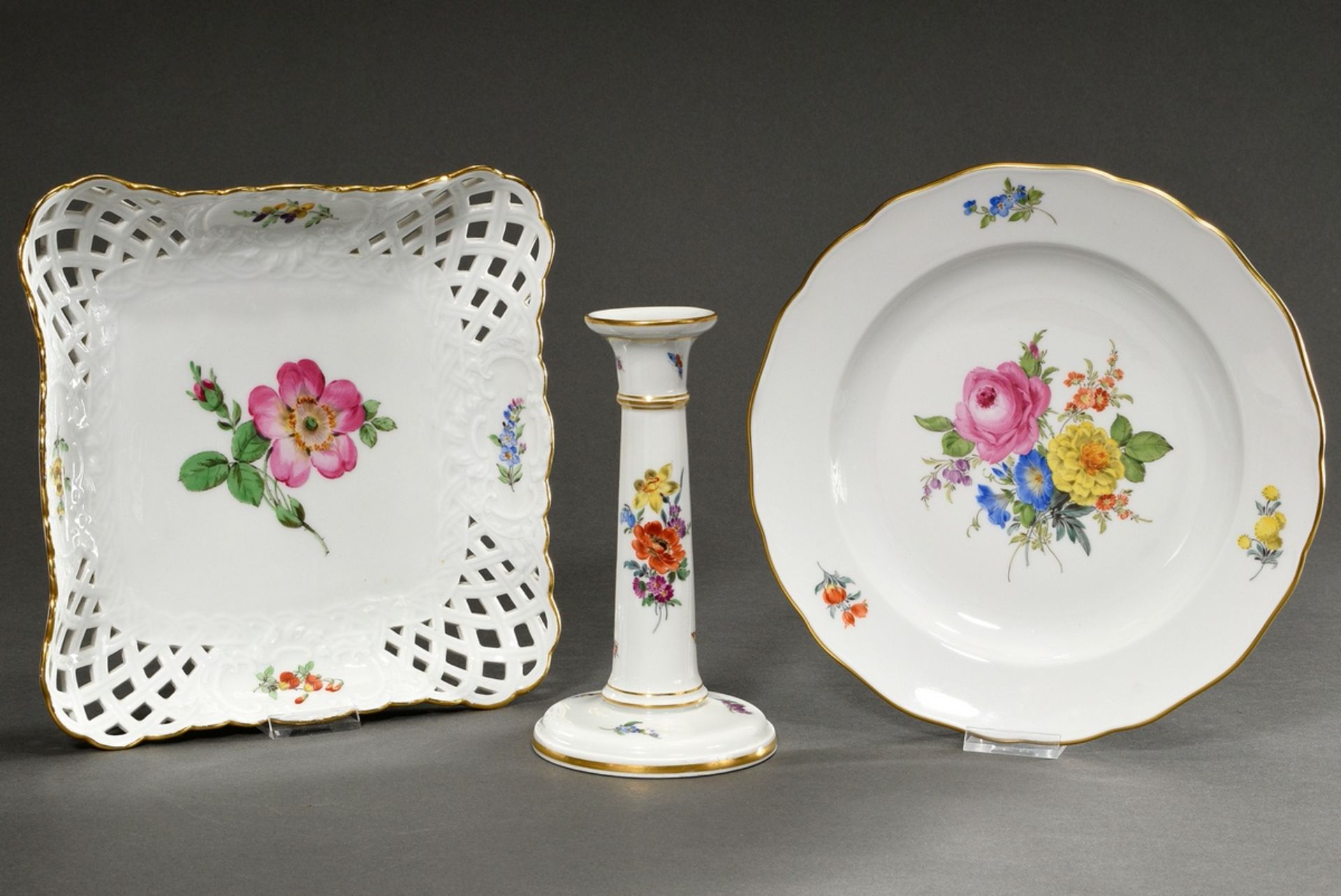 3 Various pieces Meissen with floral decorations, 20th c.: angular bowl with openwork wall (23x23cm