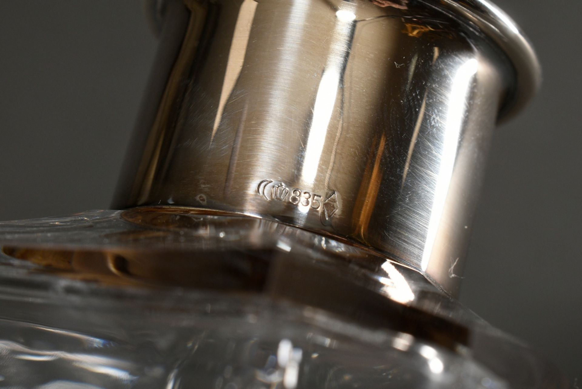 Eckige Karaffe mit passendem Glas Stöpsel und Silber 835 Hals, H. 24,5cm - Bild 3 aus 3