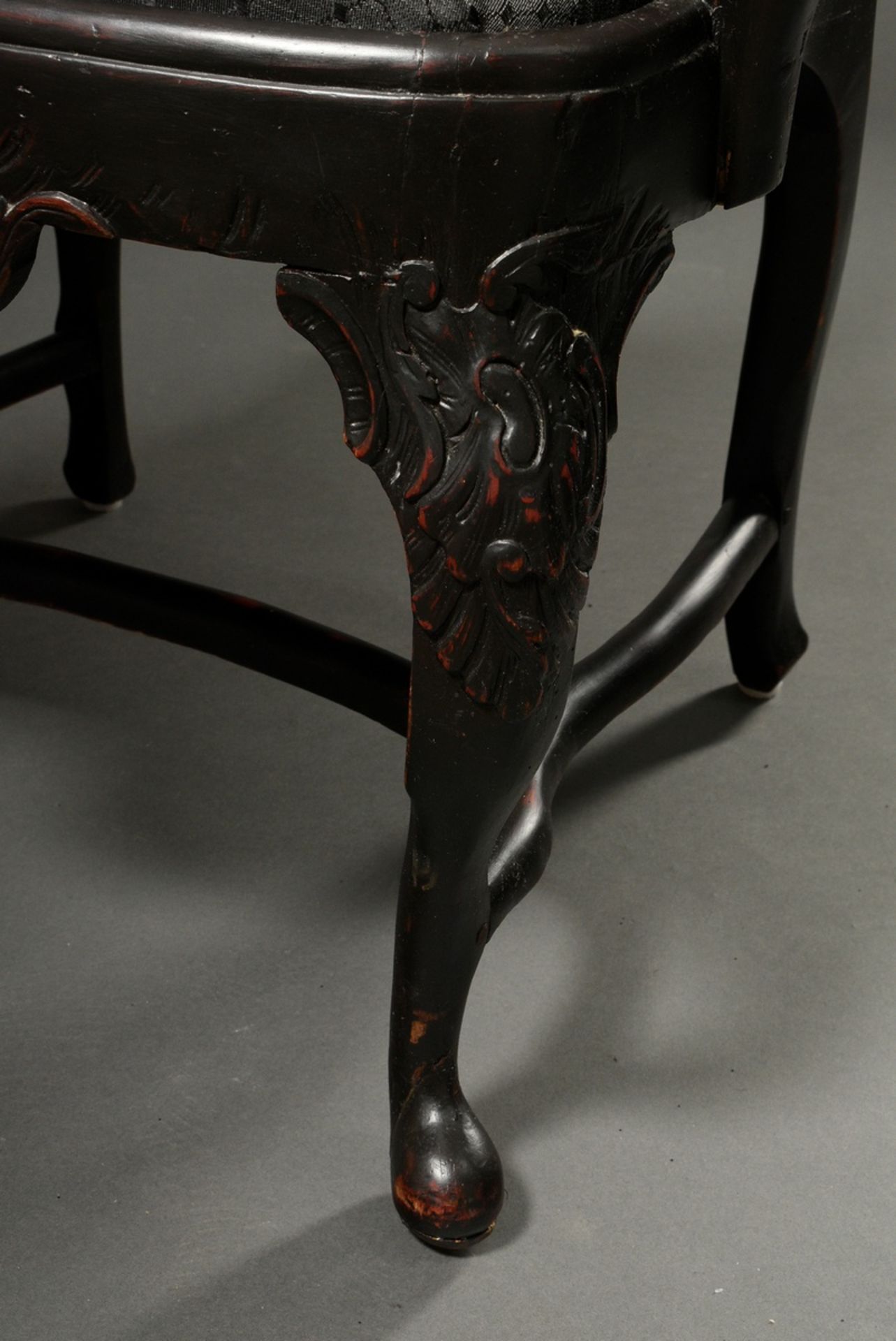 Schwarz gefasster Armlehnsessel in barocker Façon, H. 49/97,5cm - Bild 8 aus 9