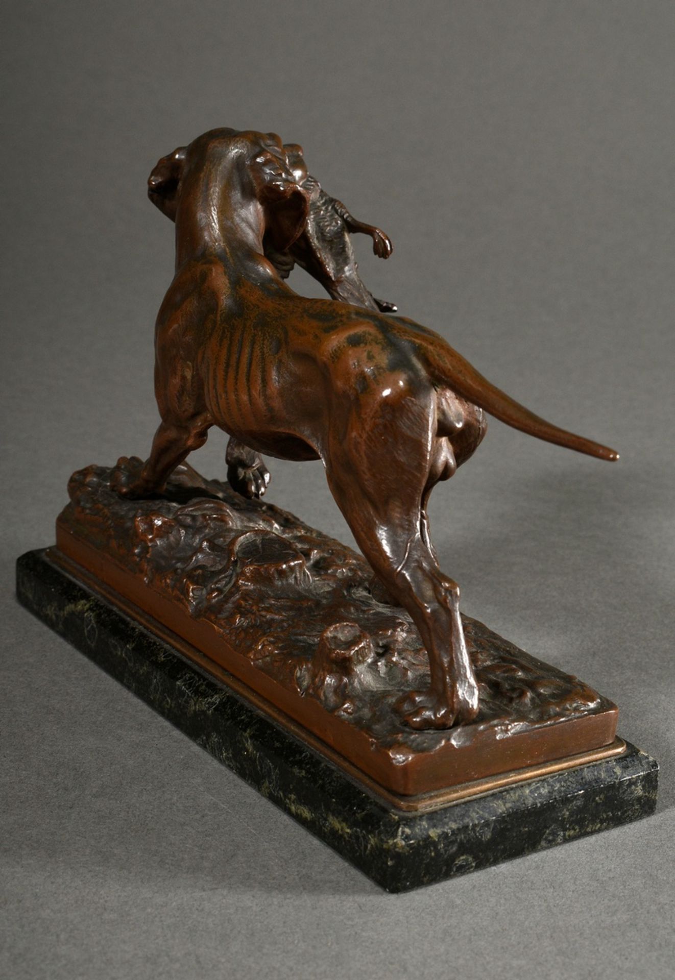 Lecourtier, Prosper (1855-1924) "Jagdhund einen Fasan apportierend", Bronze auf Marmor Sockel, 14x1 - Bild 4 aus 5