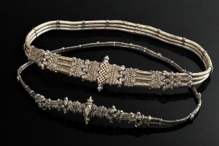 2 Diverse indische Silber Gürtel aus zwei- und dreireihigen geflochtenen Schlangenketten mit umgrei