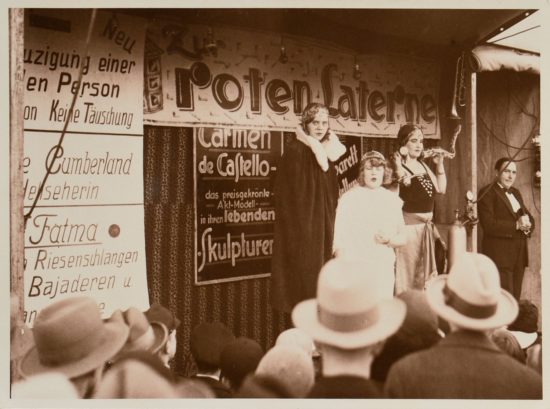 Schorer, Joseph (1894-1946) "Hamburger Dom", Fotografie, auf Karton montiert, u. bez., verso gestem