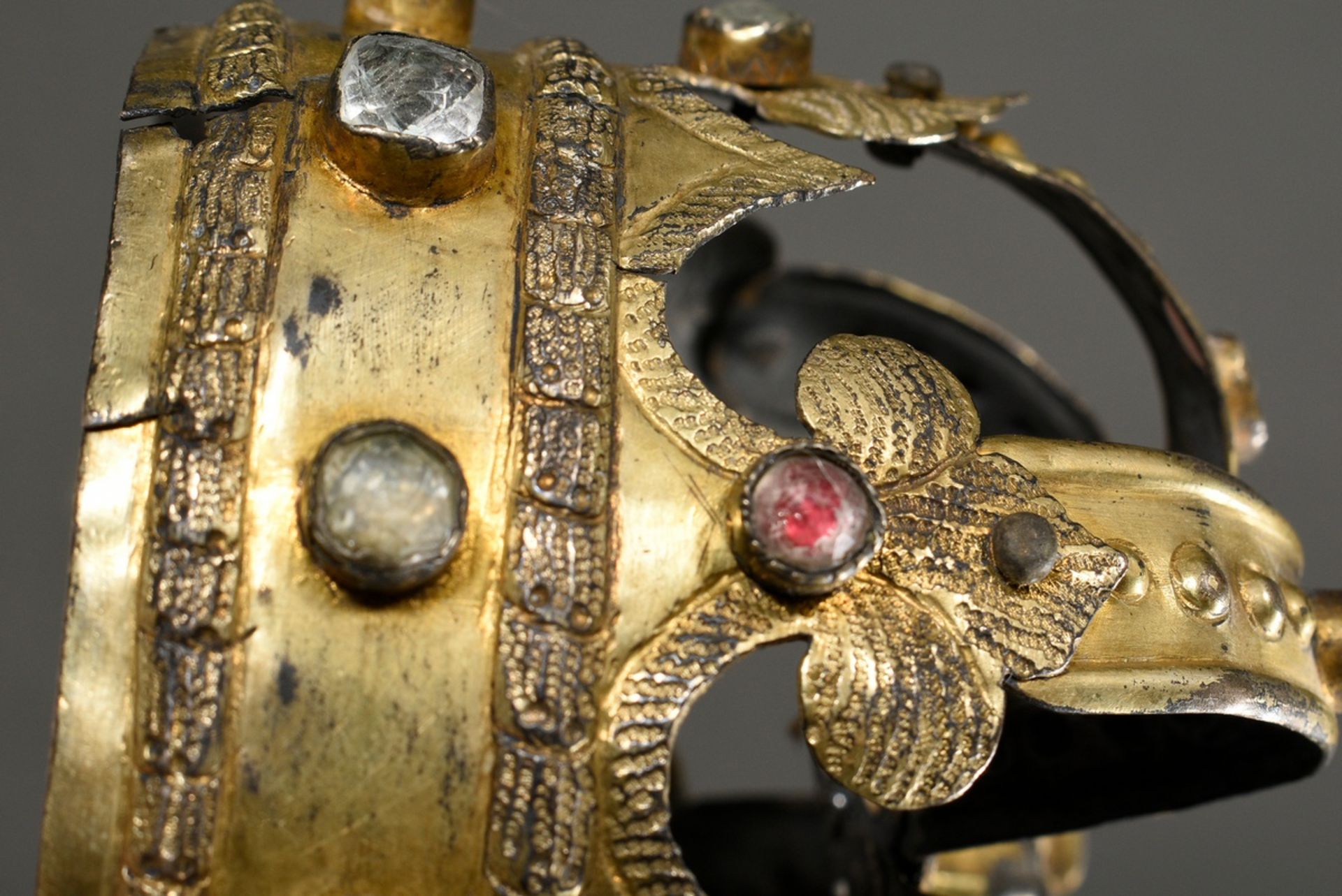 Antique crown of the Virgin Mary with glass stones, probably South German, 19th century, gilt metal - Image 6 of 9