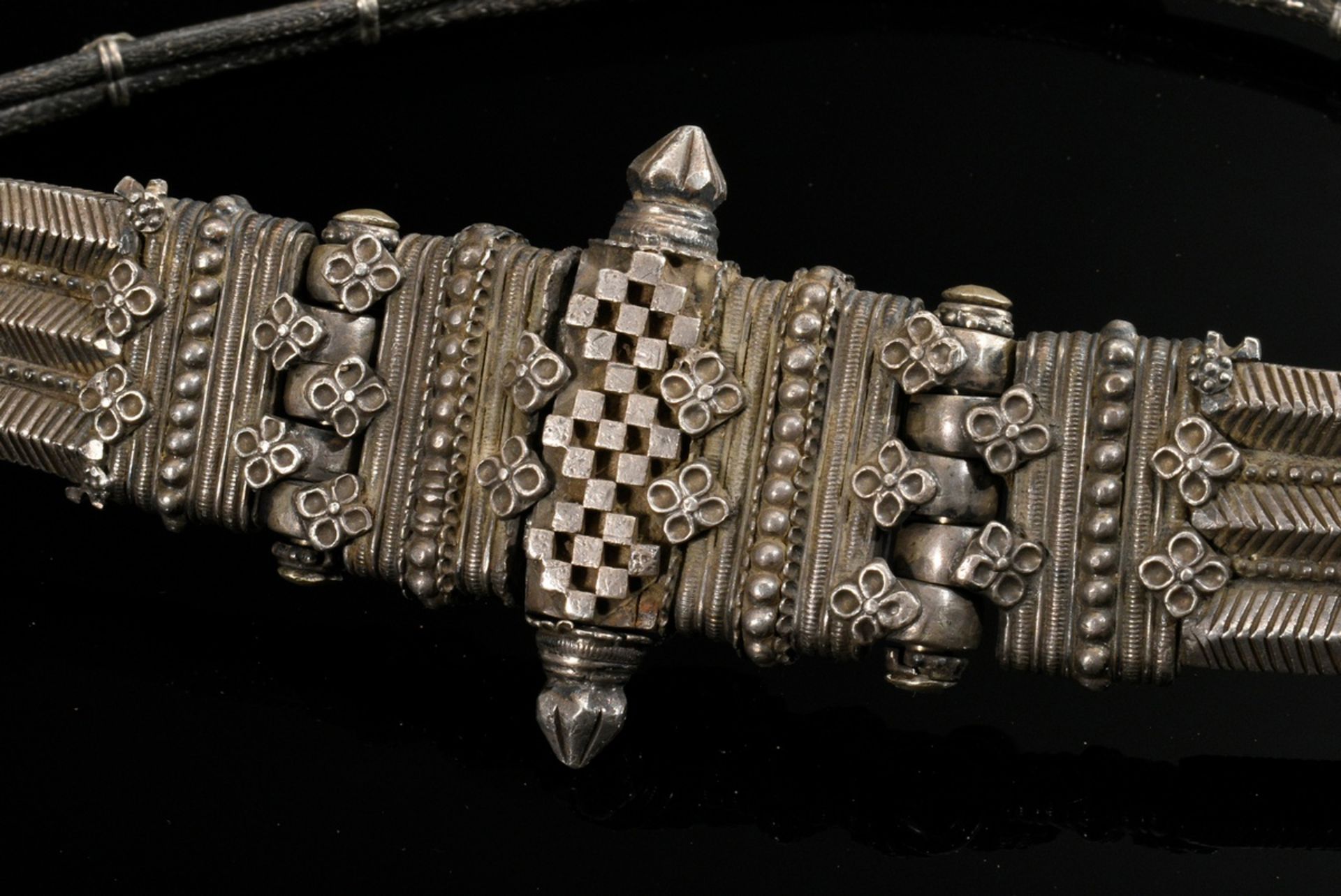 2 Diverse indische Silber Gürtel aus zwei- und dreireihigen geflochtenen Schlangenketten mit umgrei - Bild 3 aus 3