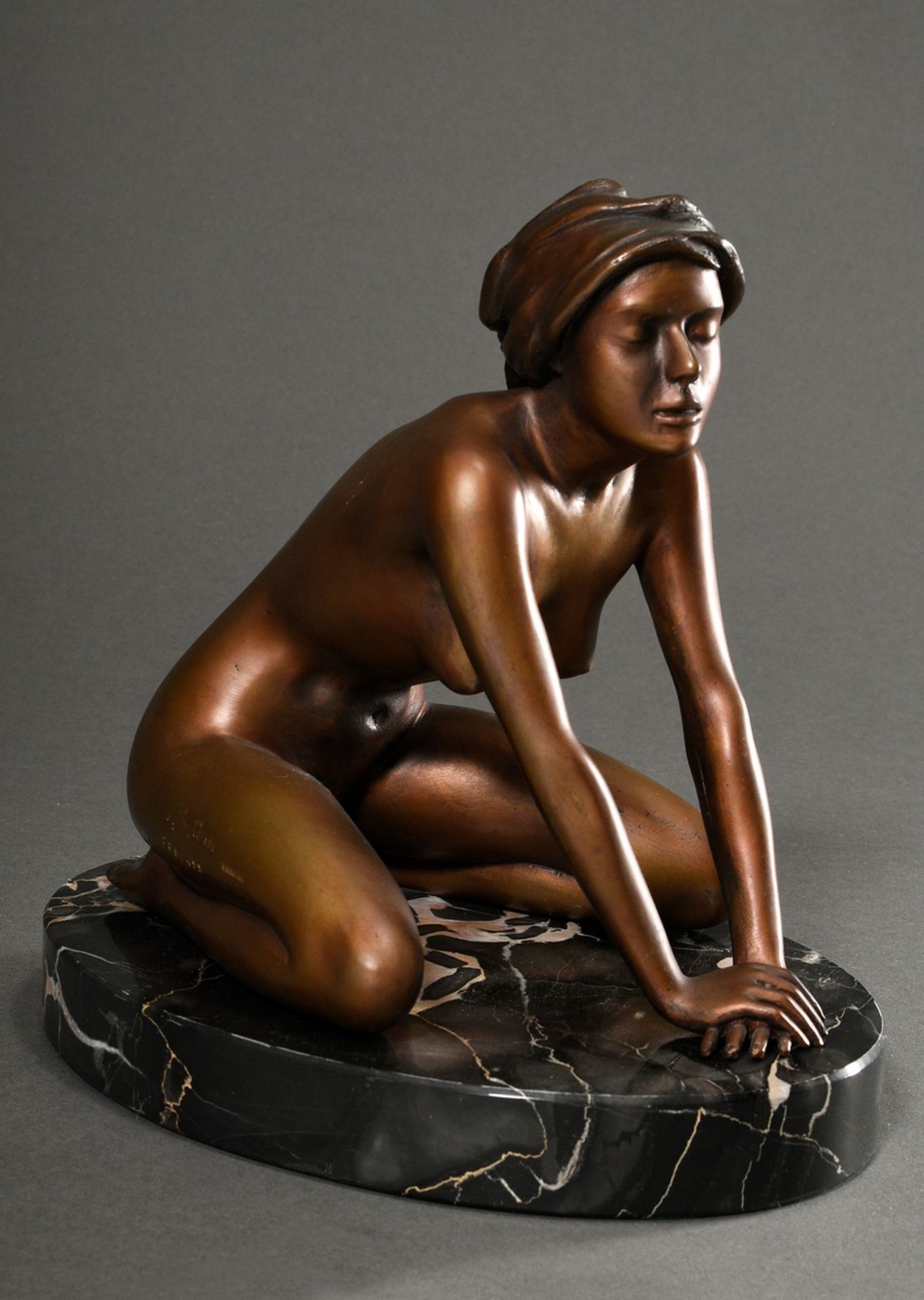 Breker, Arno (1900-1991) "Kneeling Girl", 285/499, signed/numbered, brown patinated bronze, cast "V