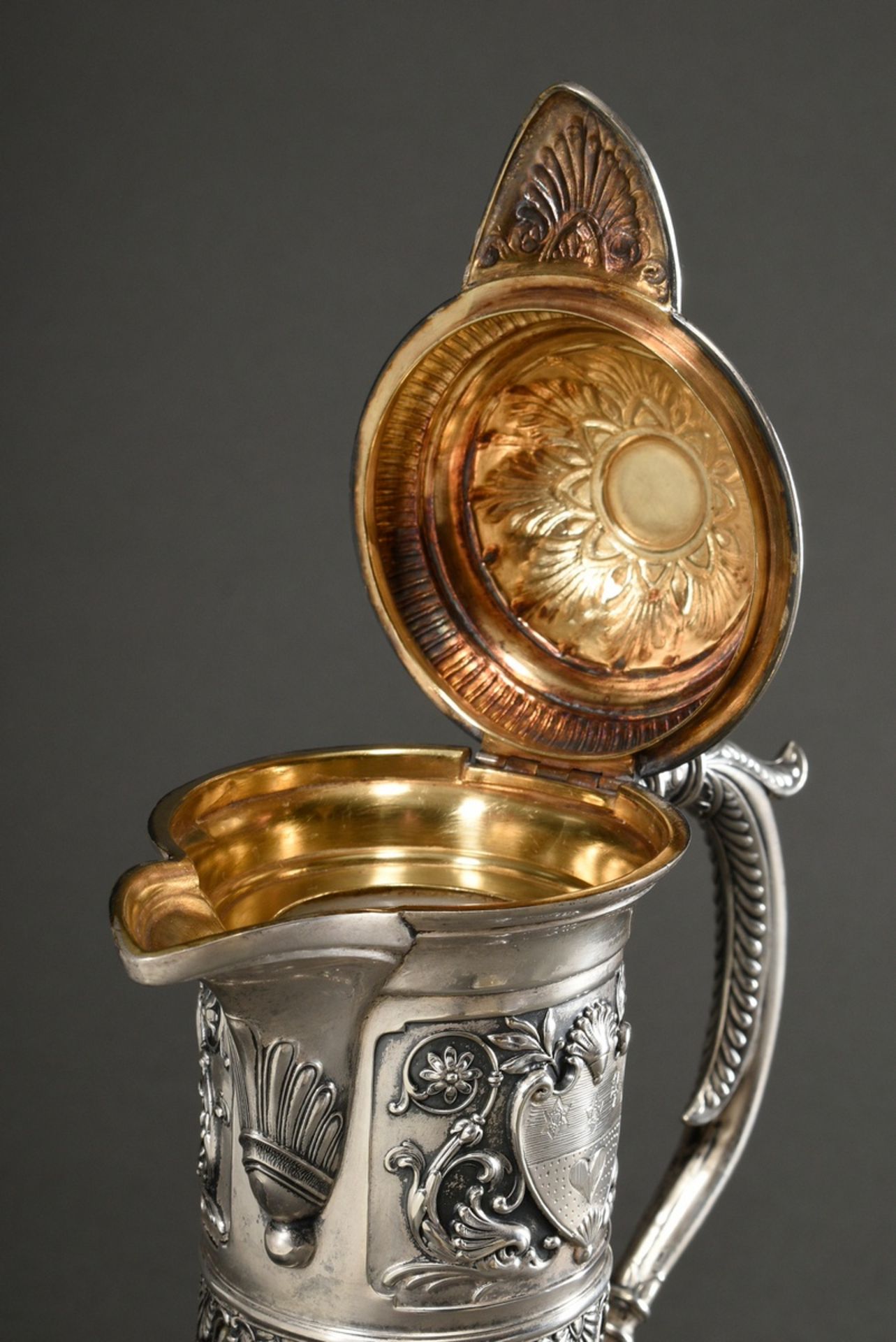 Historicism tankard with faceted base and richly ornamented mounting and engraved coats of arms on  - Image 5 of 7