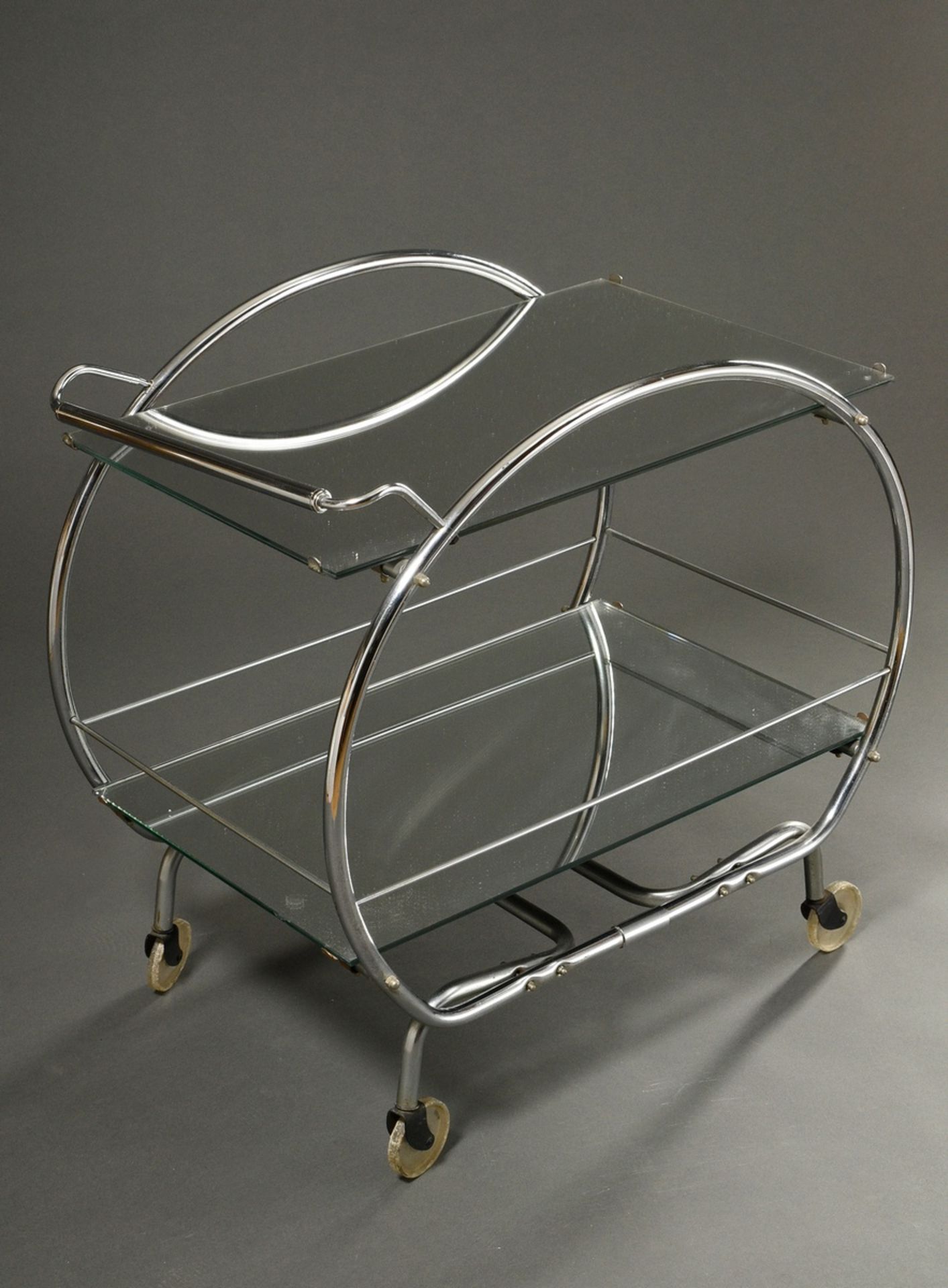 Art Deco Teewagen mit bogenförmigem verchromtem Stahlrohr Gestell und doppelter Spiegelablage, roll