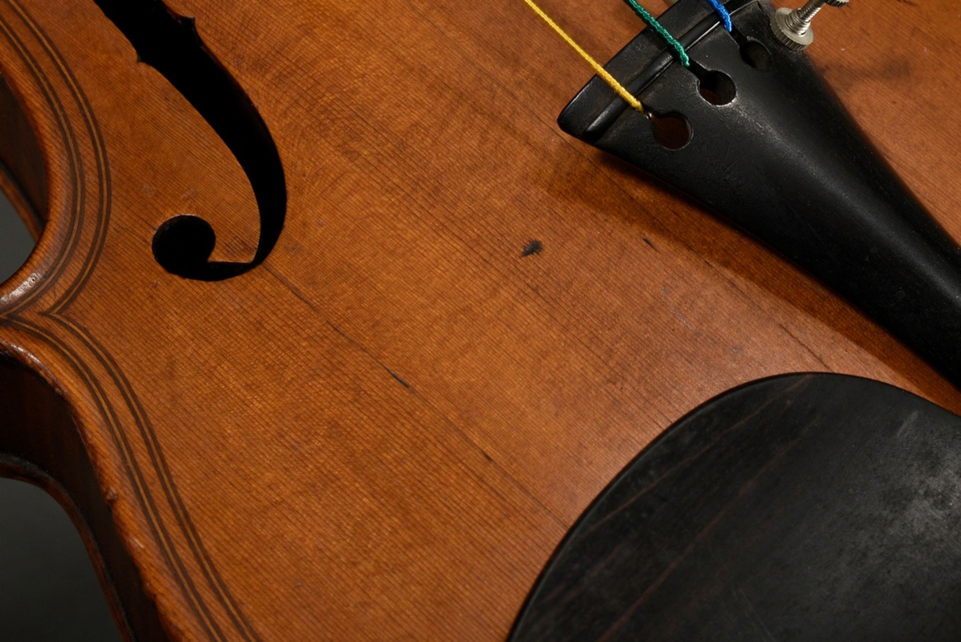Elegante Geige nach Maggini, deutsch 19.Jh., feinjährige Fichtendecke, zweiteiliger schön geriegelt - Bild 12 aus 16