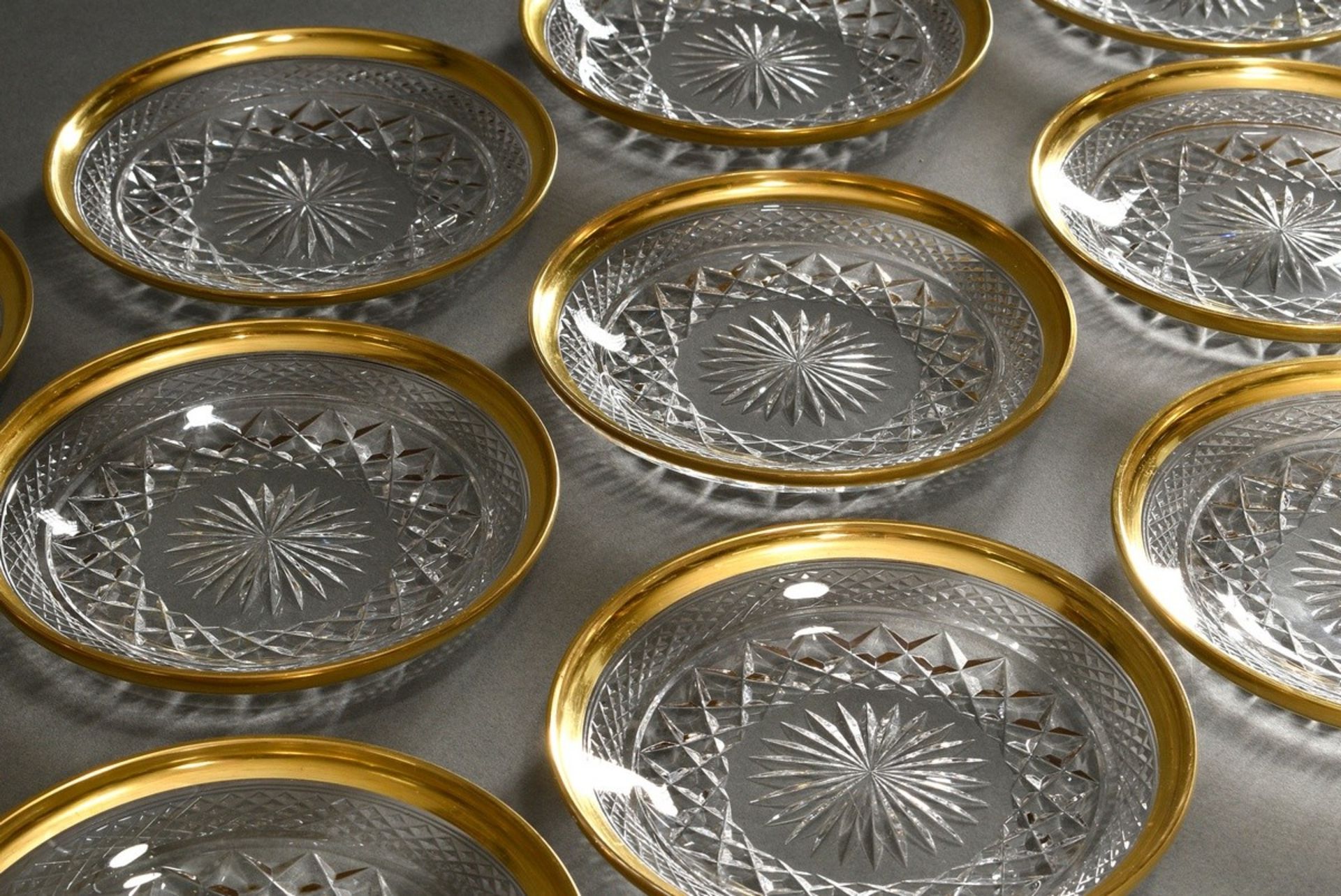 12 crystal dessert plates with gilded rim and decorative cut, Ø 15.5cm, minimally rubbed - Image 2 of 4