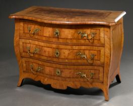 Dresden Baroque chest of drawers with raised body and original fittings, walnut veneered on softwoo