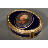 Ovale Schnupftabakdose mit feinem Portrait "Friedrich II. von Preußen" auf dem Deckel und allseitig