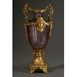 Facettierte Amethystglas Vase mit historisierender Ormolue Montierung und Maskarons, um 1880, H. 25