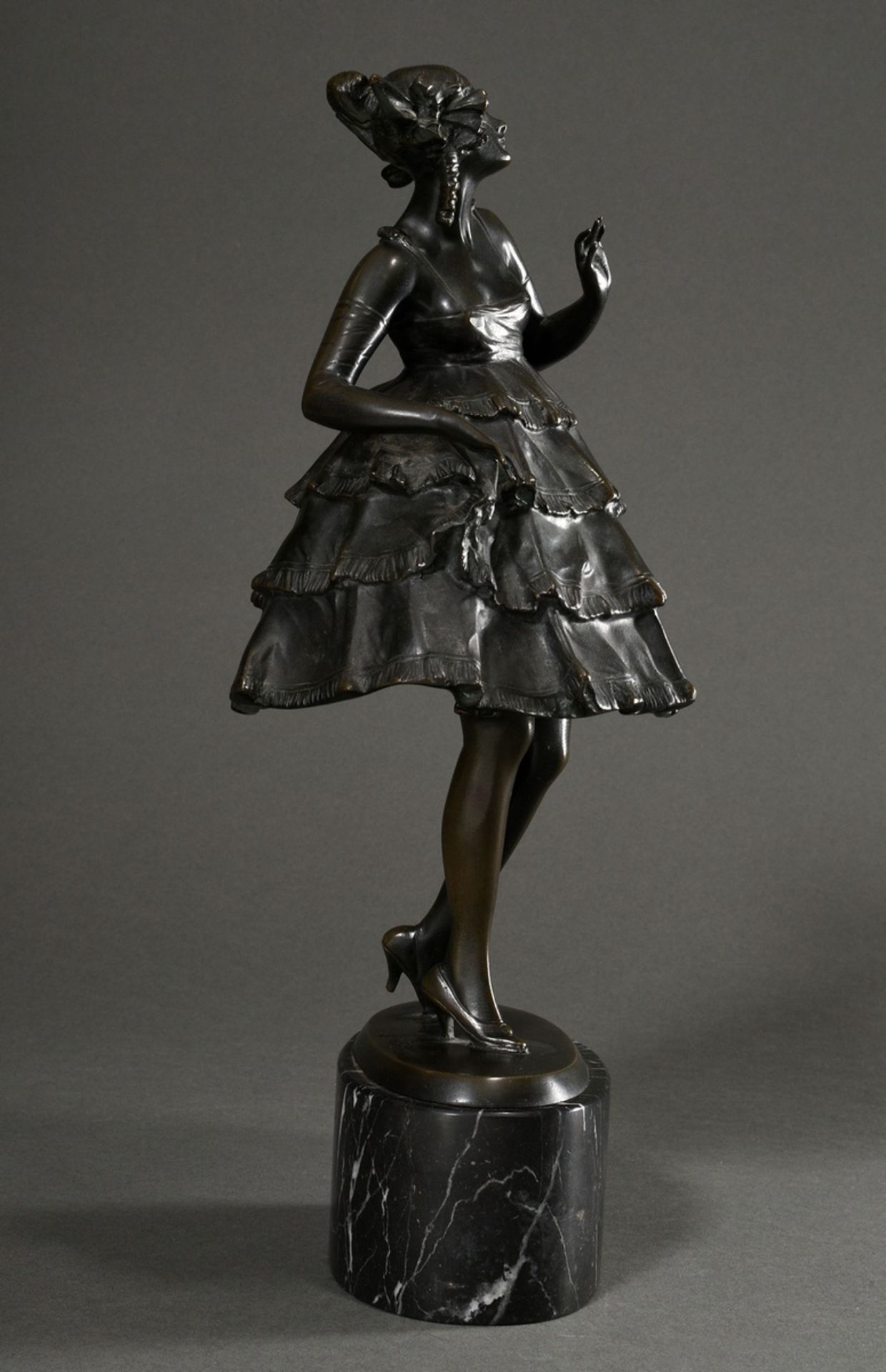 Zach, Bruno (1891-1935) "Tänzerin", brunierte Bronze auf Marmorsockel, Plinthe monogrammiert, H. 38 - Bild 2 aus 8