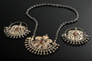 3 Teile Yomud Turkmenen Schmuck: Paar Ohrringe (10x11cm) und Halsschmuck "Gulak Chalka" mit Karneol