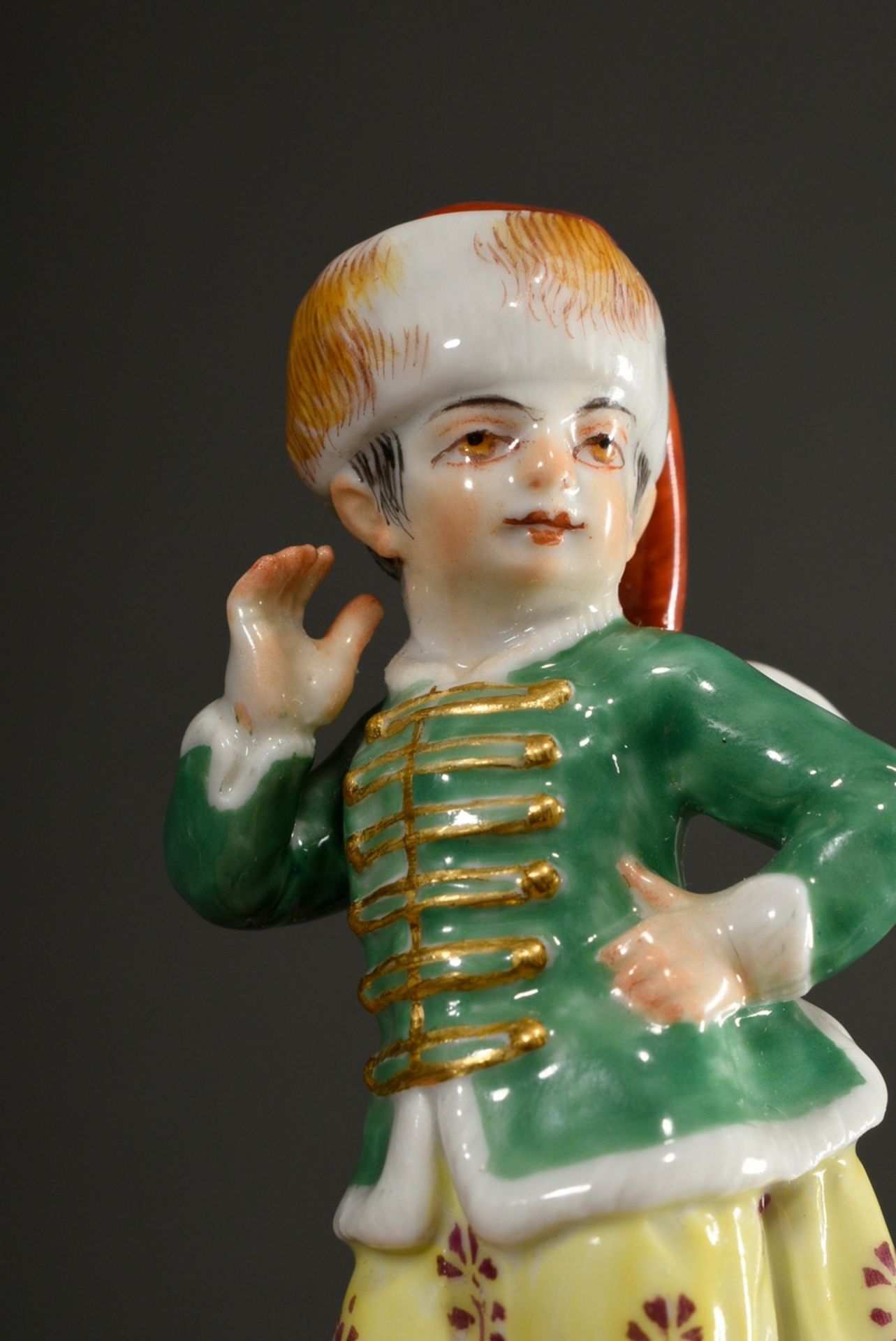 2 Diverse kleine polychrom staffierte Meissen Figuren "Verkleidete Amoretten Husare“, Entw.: Johann - Bild 6 aus 8