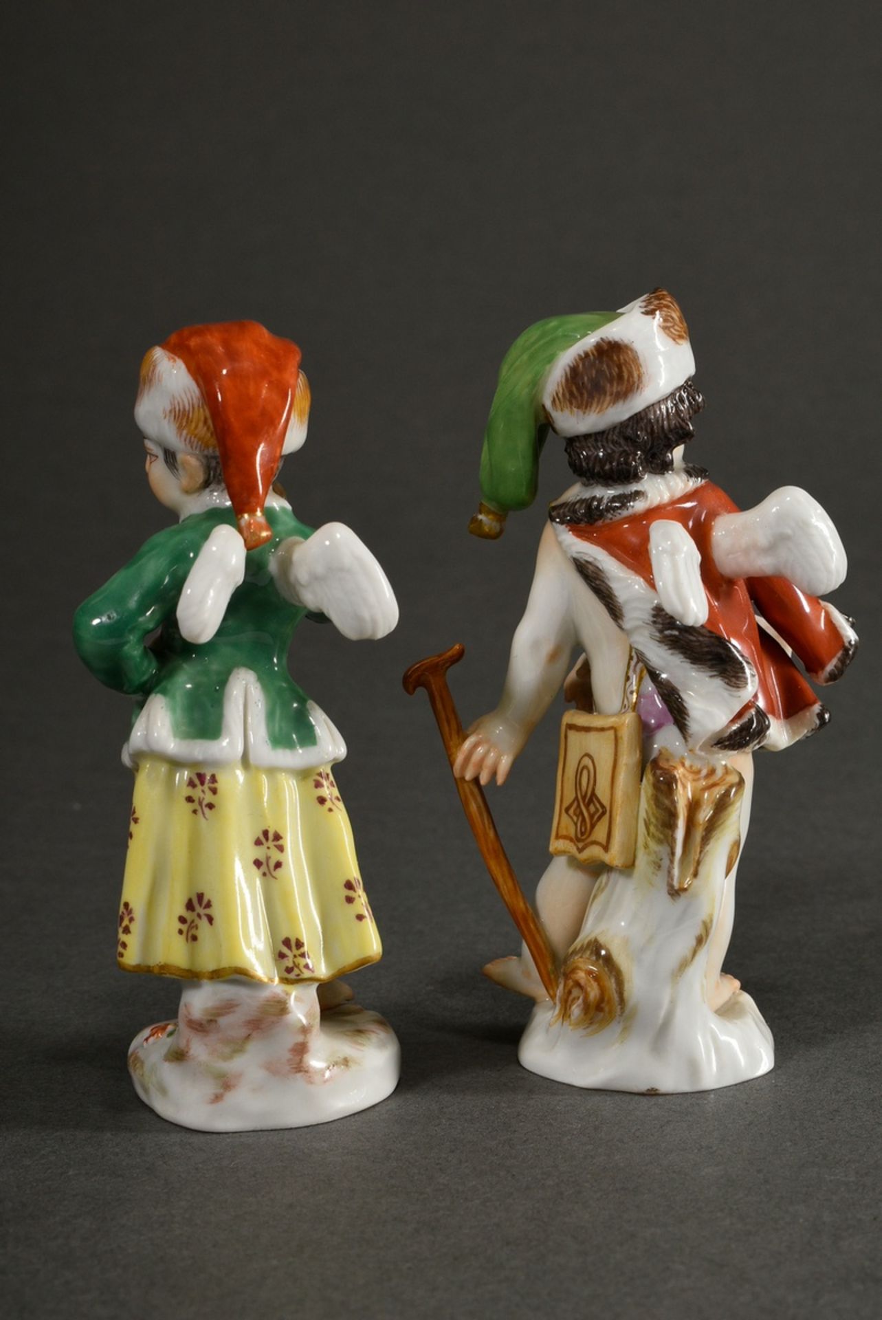 2 Diverse kleine polychrom staffierte Meissen Figuren "Verkleidete Amoretten Husare“, Entw.: Johann - Bild 3 aus 8