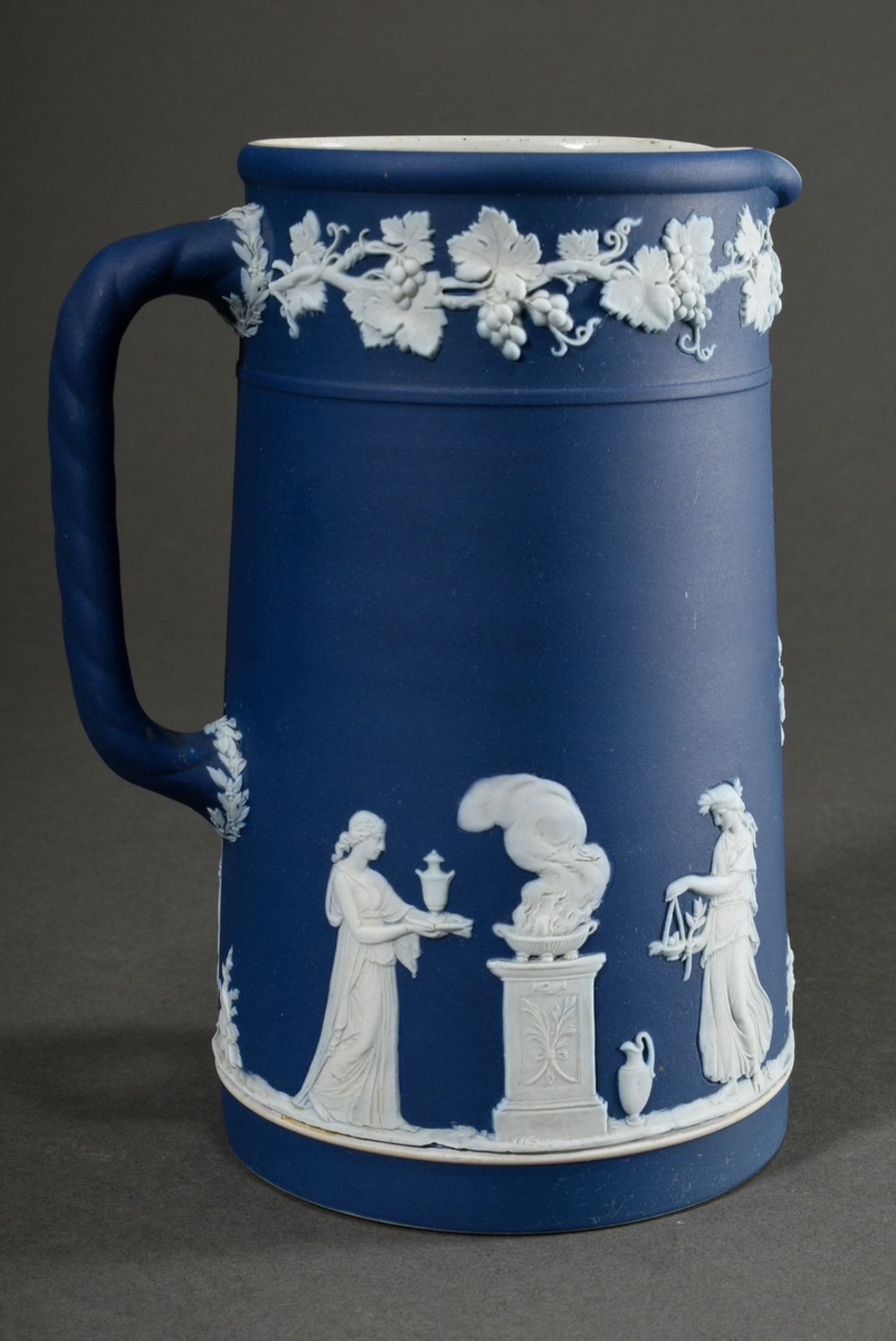 5 Various pieces Wedgwood Tête-à-Tête in blue jasperware with white bisque reliefs, England early 2 - Image 3 of 6