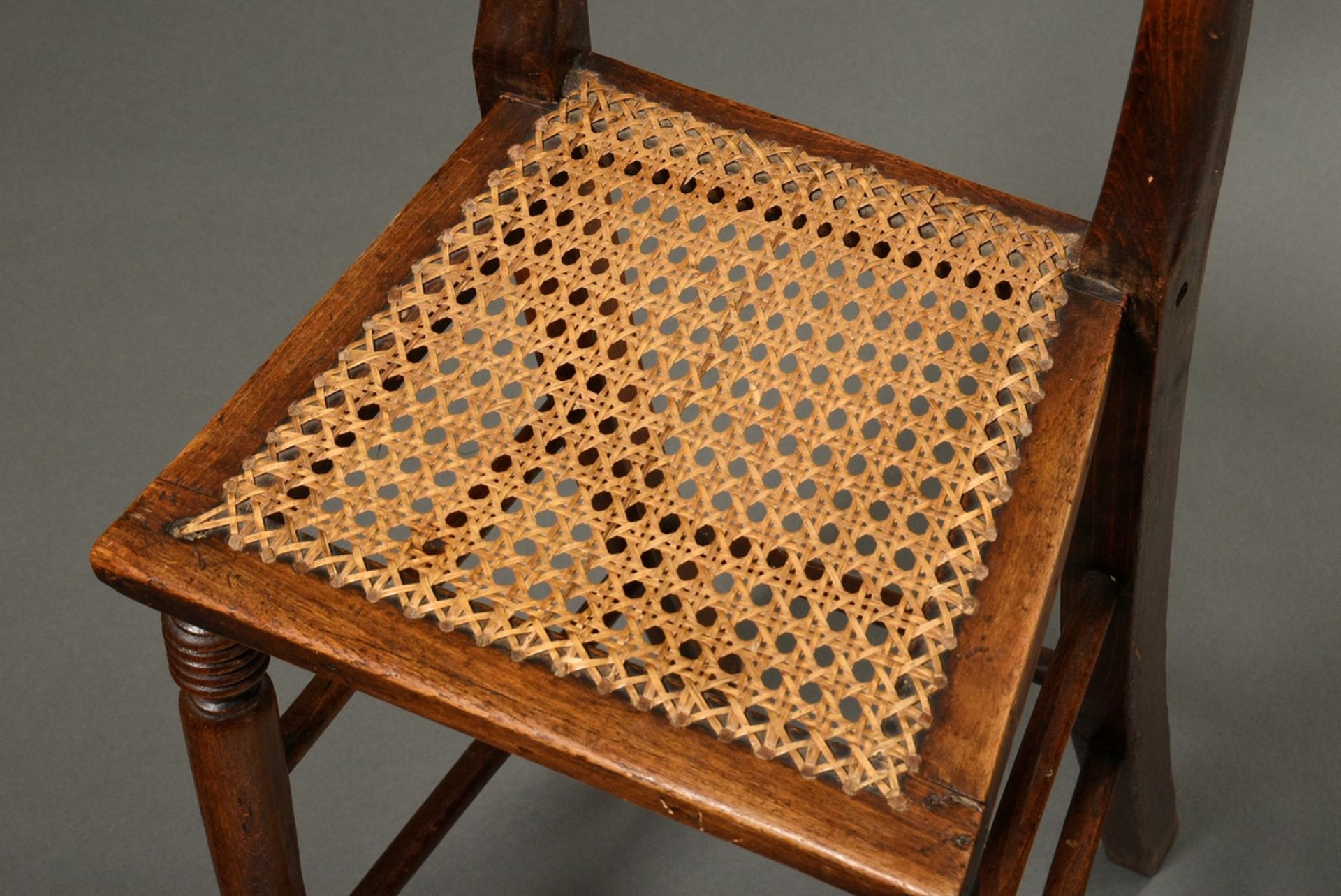 English children's high chair with lathed and carved frame and woven seat, 19th c., h. 54/100cm - Image 3 of 3