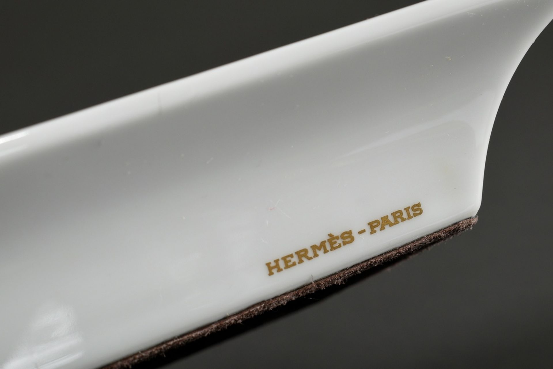 Hermès Aschenbecher mit gedruckter Darstellung „Biedermeier Jäger und Jägerin“, außen gedruckte Sig - Bild 5 aus 5