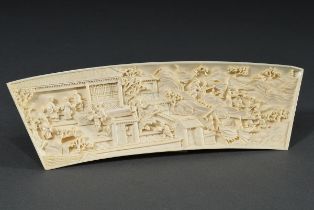 Elfenbein Reliefschnitzerei mit Romanszene "Reiterheer vor dem Angriff auf ein Landhaus mit vielen
