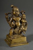 Gelbguss Figur "Narayana und Sri Devi/Lakshmi" auf Lotosblütensitz, Vishnu als Narayana mit versch
