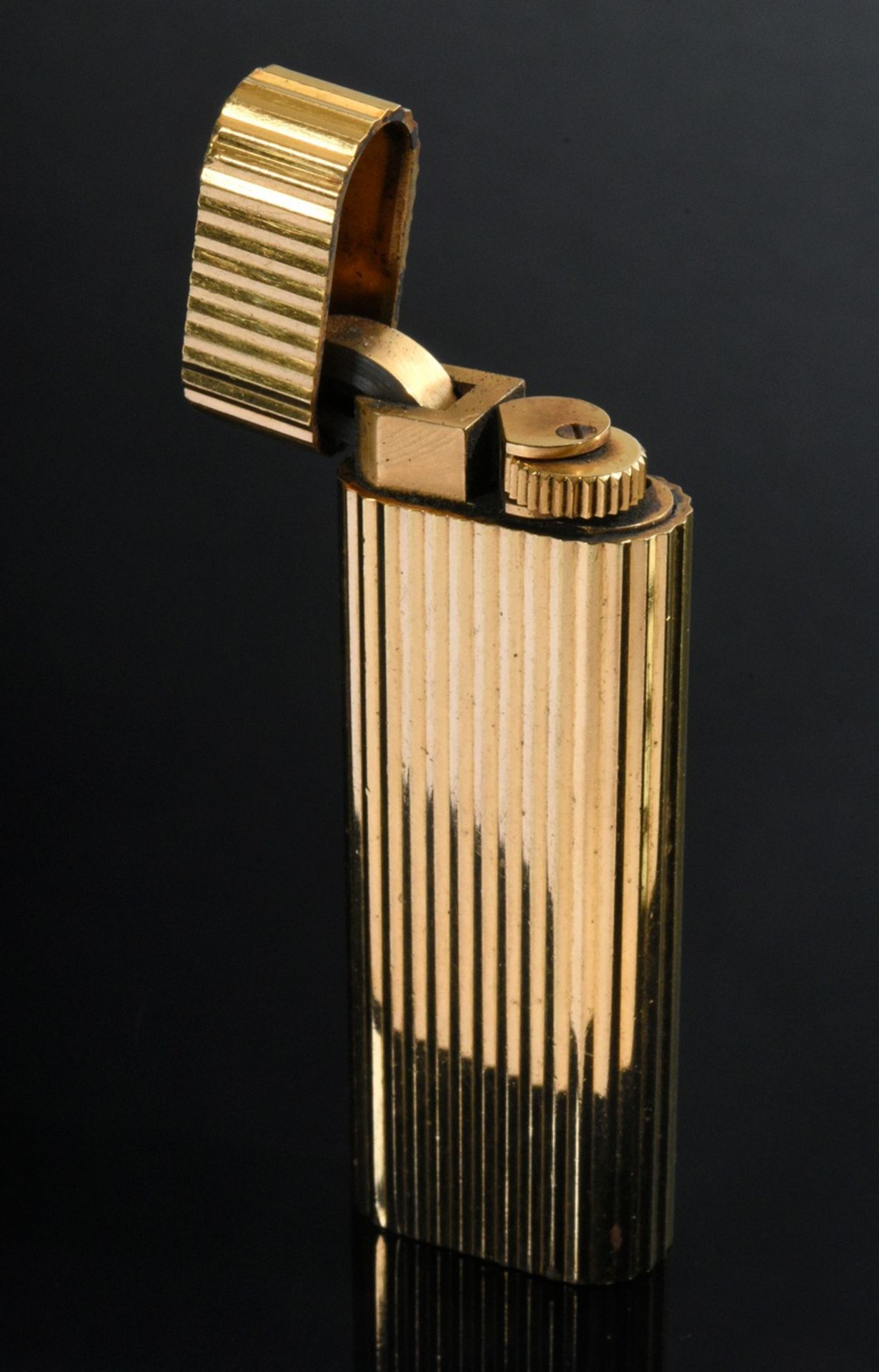 Le Must de Cartier Feuerzeug, Goldauflage, Nr. C 10863, 7x2,5cm, funktionstüchtig, Kratzer, starke 