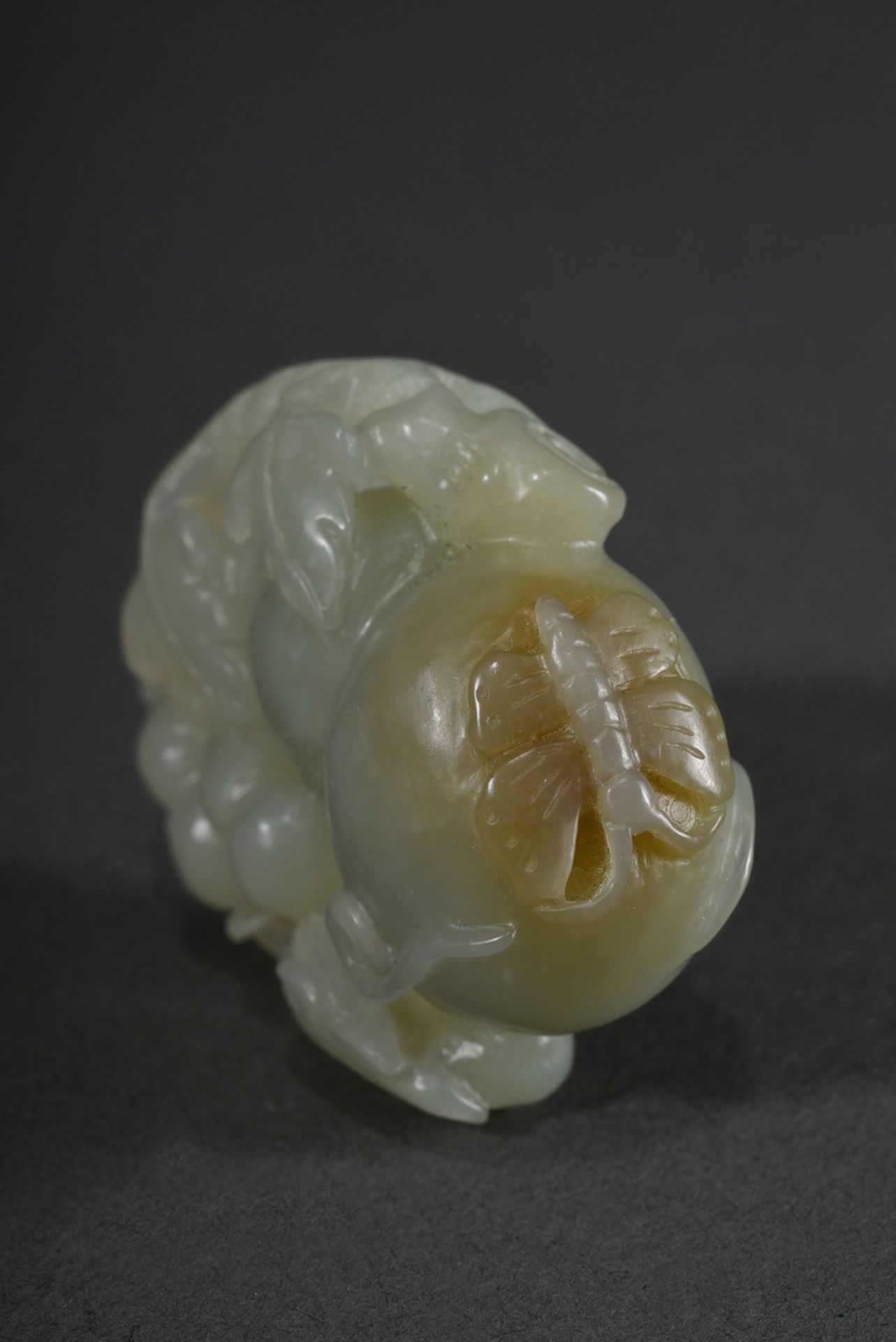 Helles Jade Toggle "Hulu Flaschenkürbisse und Schmetterling", China, 6x4,2x1,8cm - Bild 4 aus 5